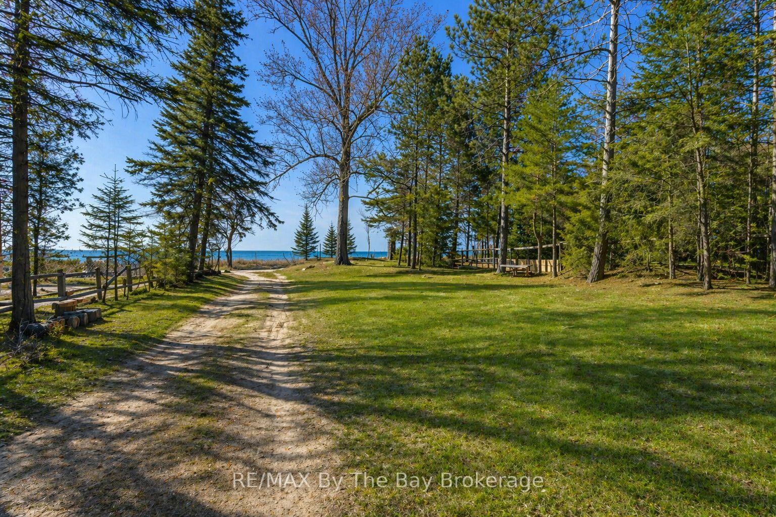 Photo 3 of 278 Coastline Drive, Wasaga Beach — HOMEH