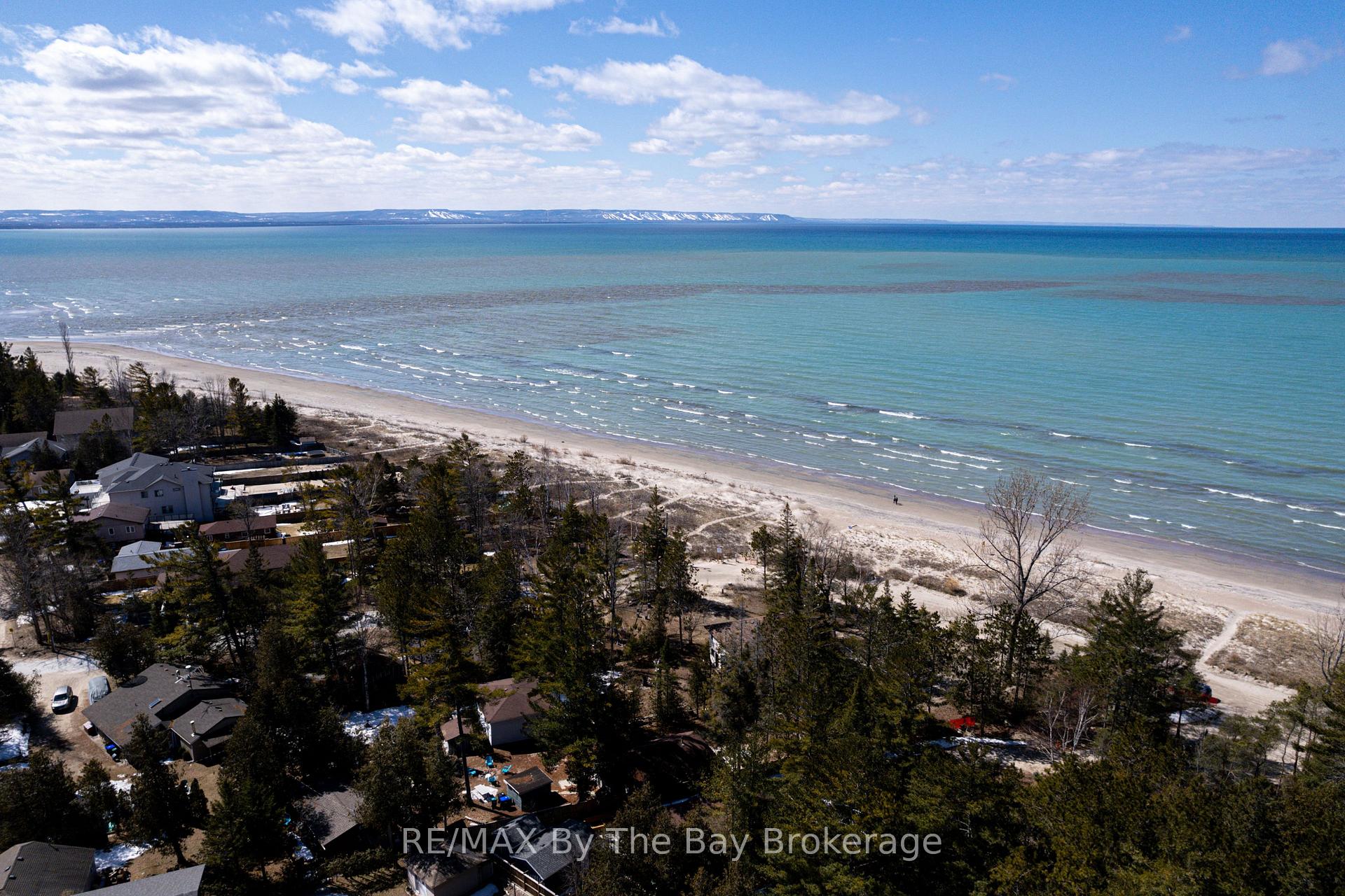 Photo 4 of 278 Coastline Drive, Wasaga Beach — HOMEH