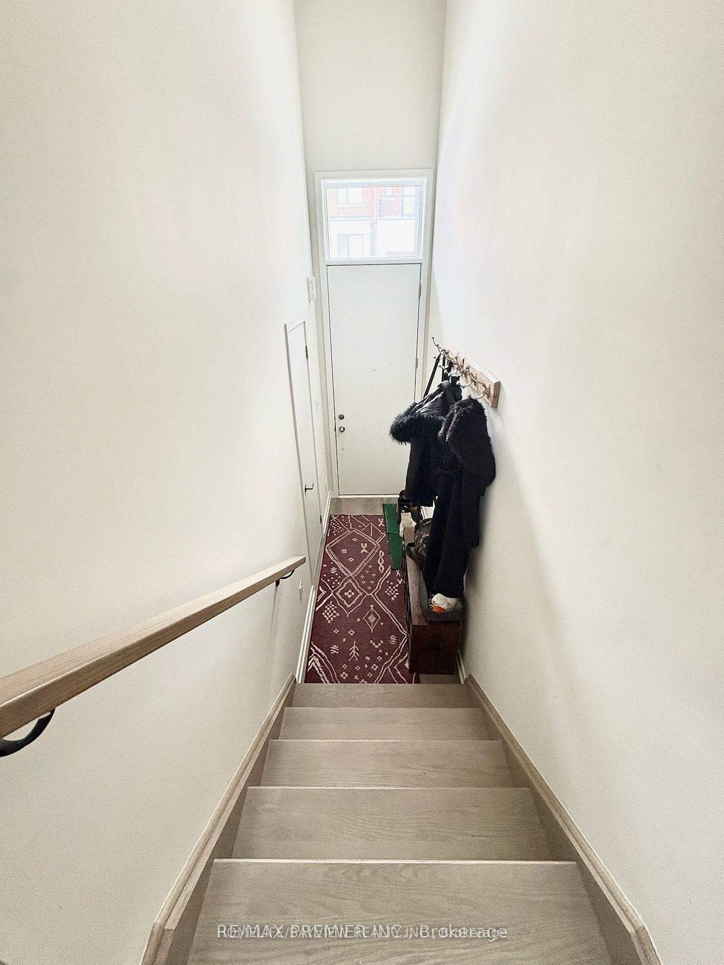 Photo 3 of 121 Rattenbury Road, Vaughan, Patterson — HOMEH