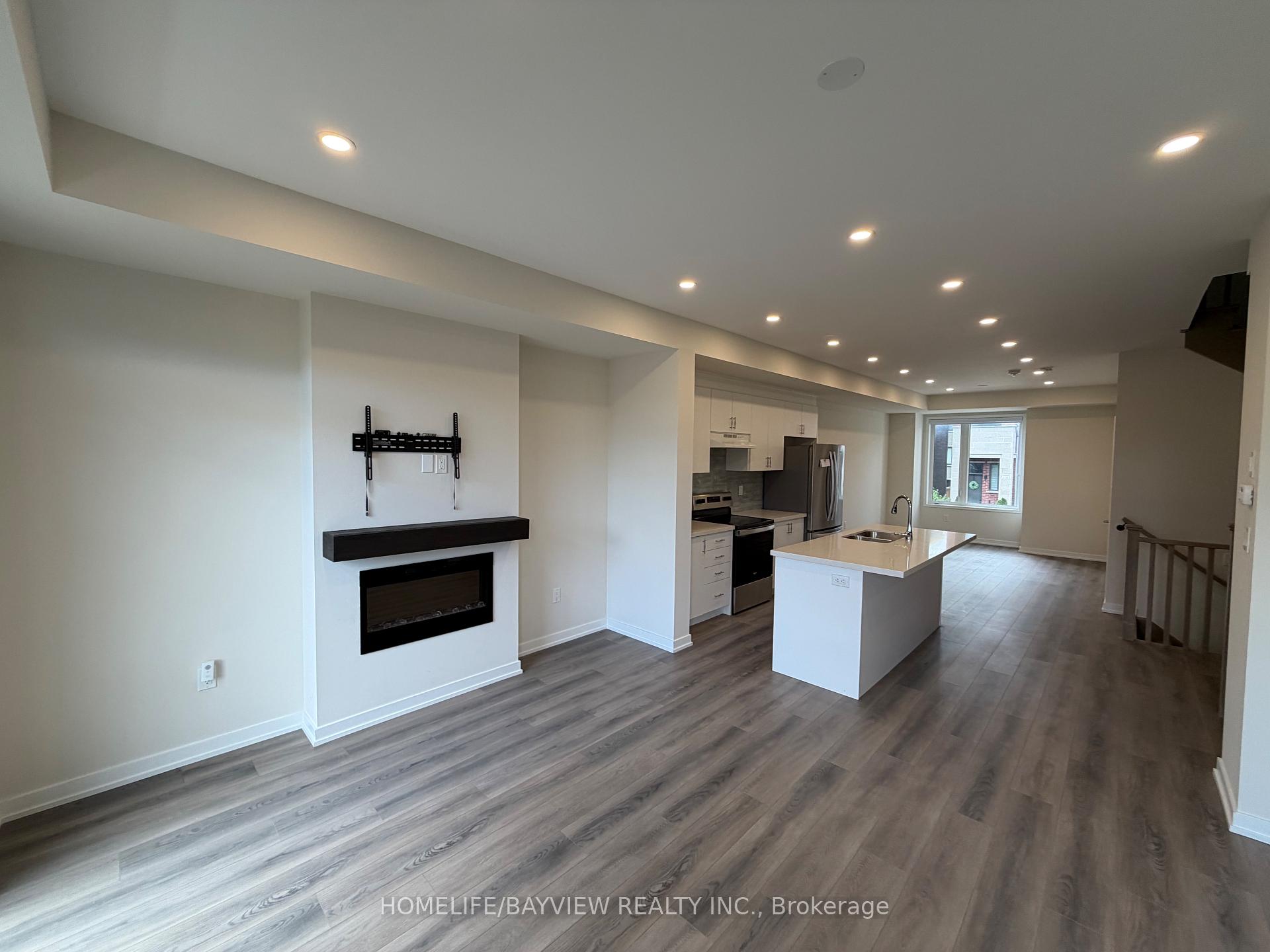Photo 8 of 121 Rattenbury Road, Vaughan, Patterson — HOMEH