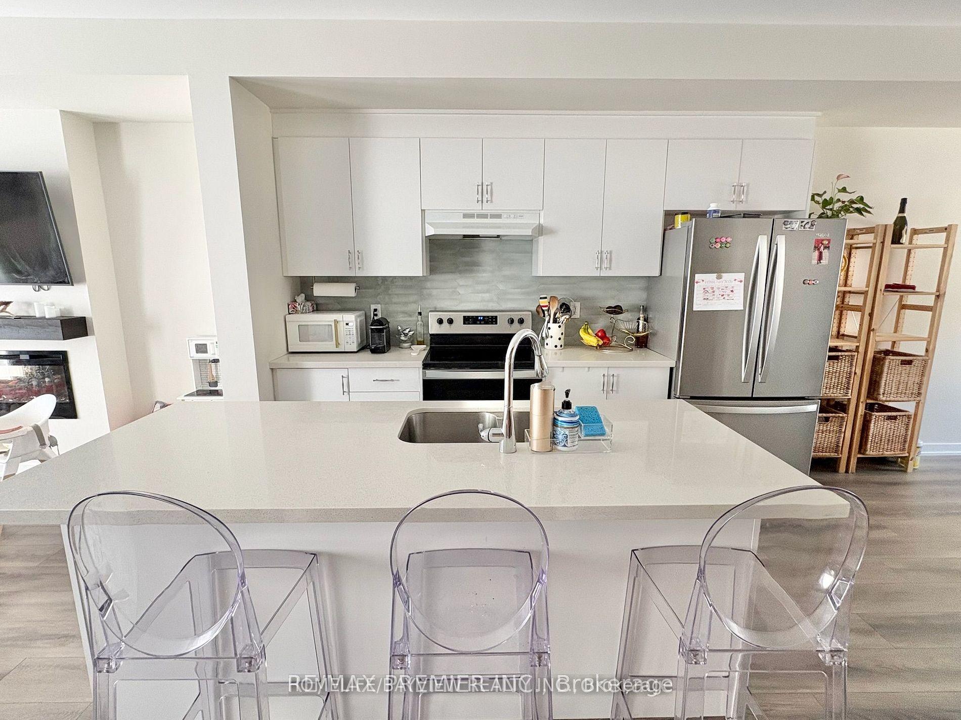 Photo 9 of 121 Rattenbury Road, Vaughan, Patterson — HOMEH