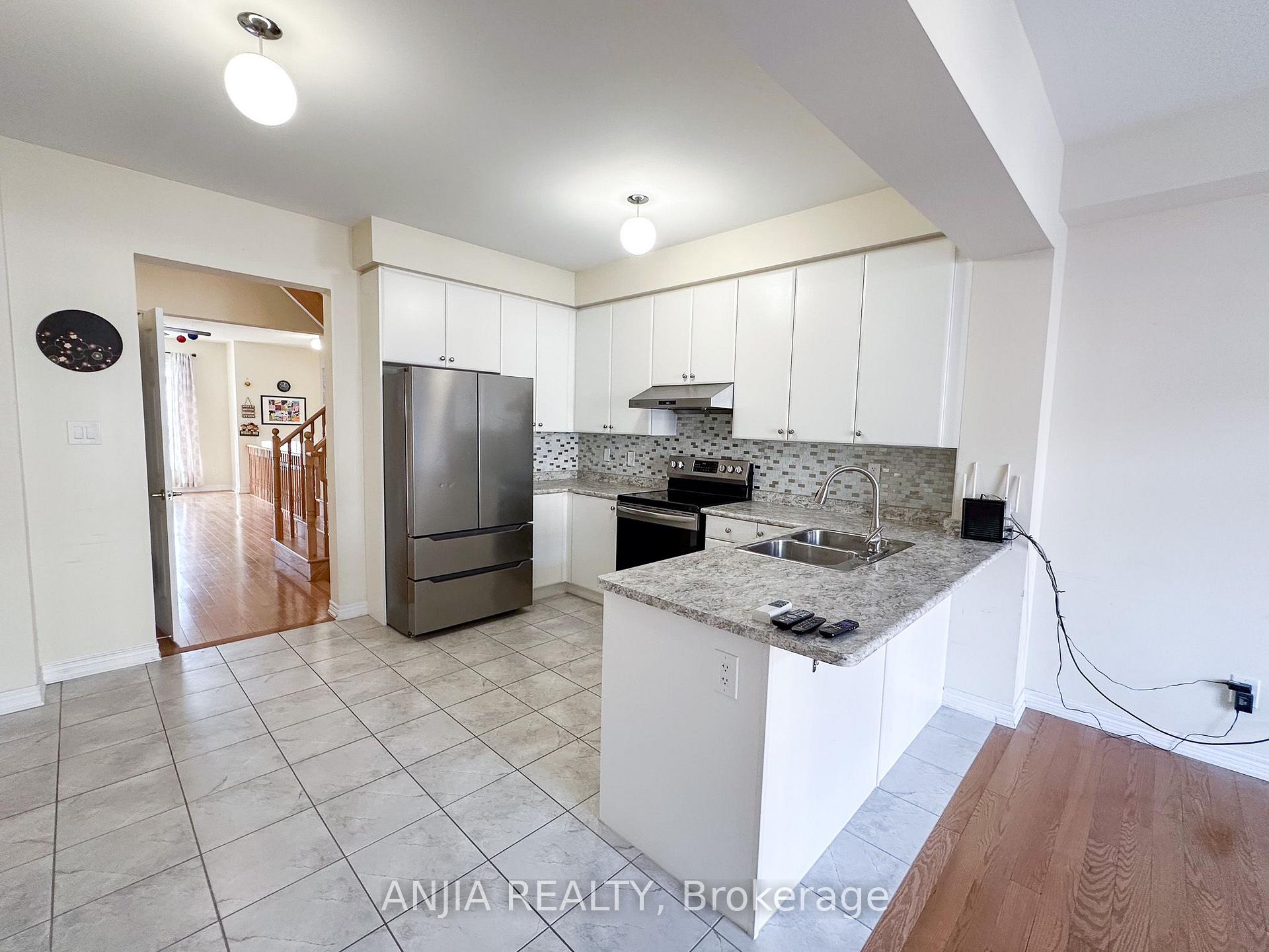 Photo 11 of 16 Weidman Lane, Markham, Greensborough — HOMEH