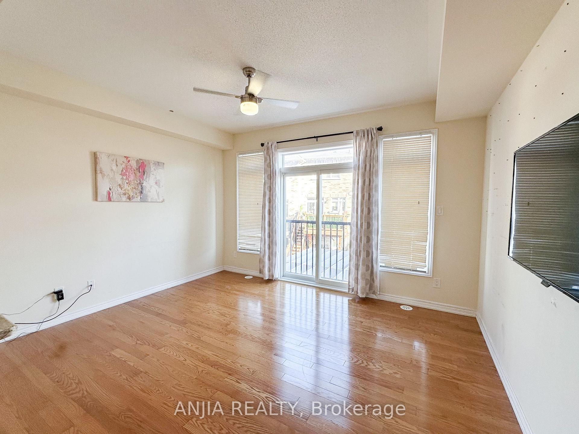 Photo 13 of 16 Weidman Lane, Markham, Greensborough — HOMEH