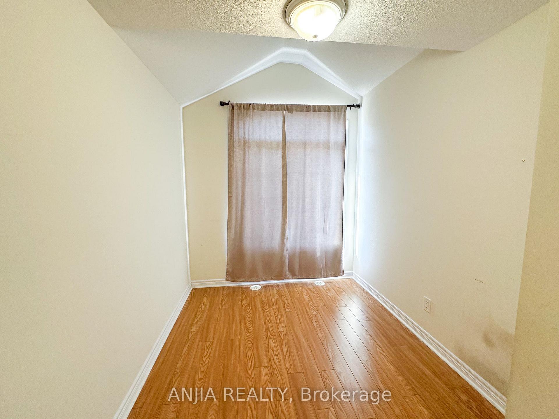 Photo 18 of 16 Weidman Lane, Markham, Greensborough — HOMEH