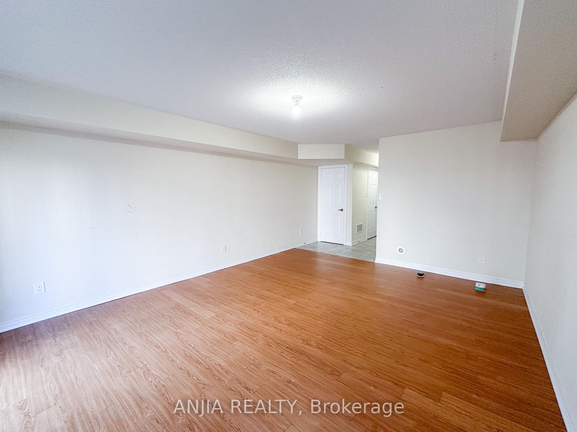 Photo 23 of 16 Weidman Lane, Markham, Greensborough — HOMEH