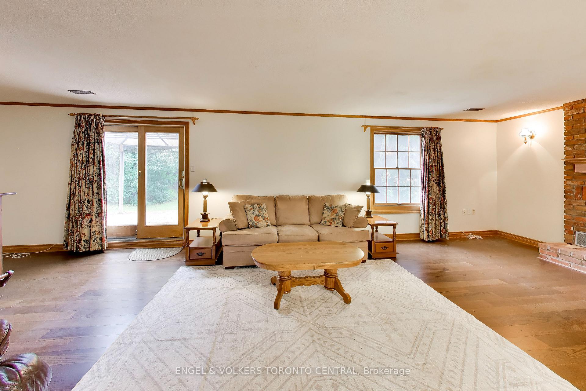 Photo 6 of 68 Hawley Crescent, Whitby, Blue Grass Meadows — HOMEH