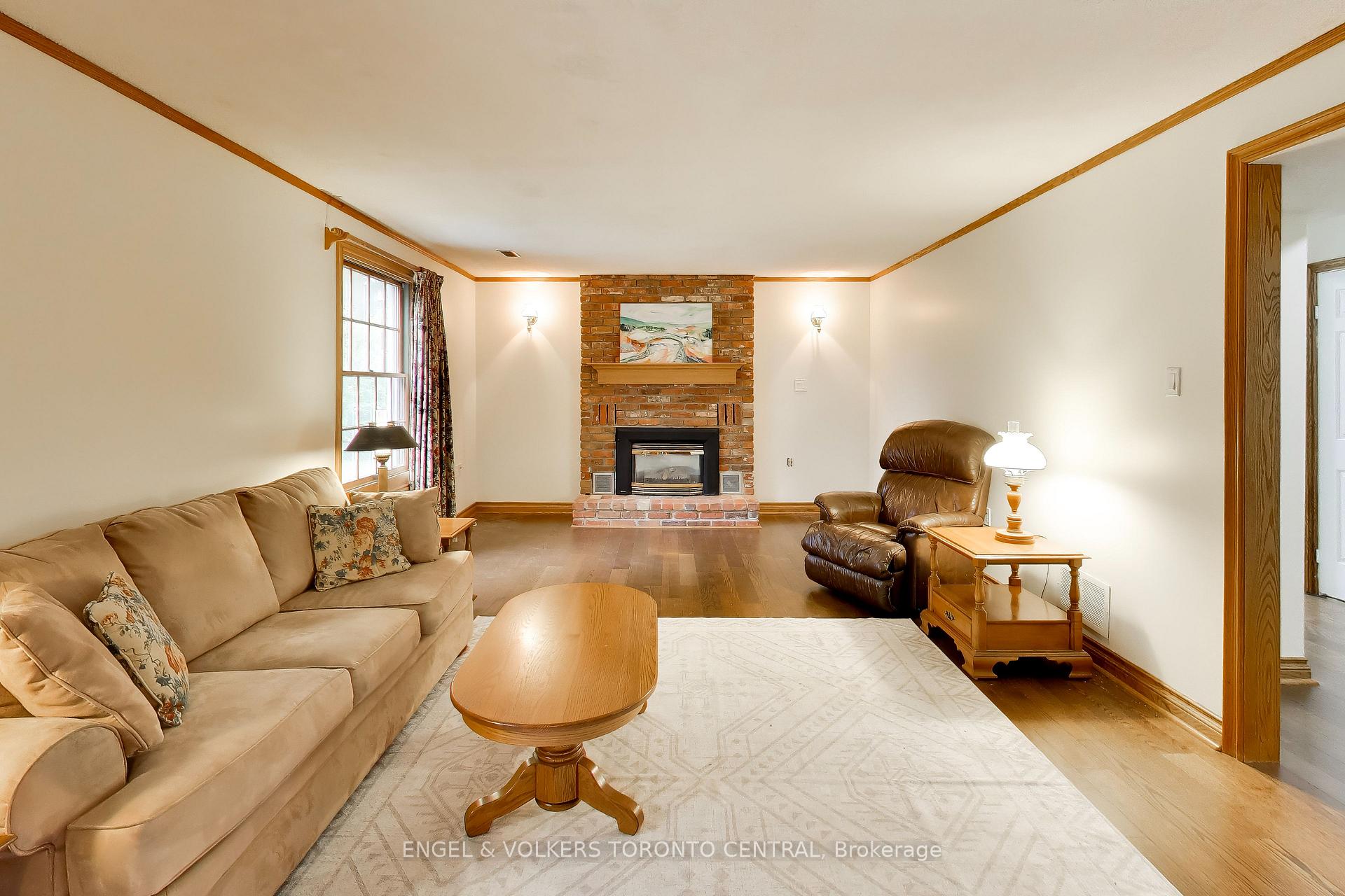 Photo 7 of 68 Hawley Crescent, Whitby, Blue Grass Meadows — HOMEH