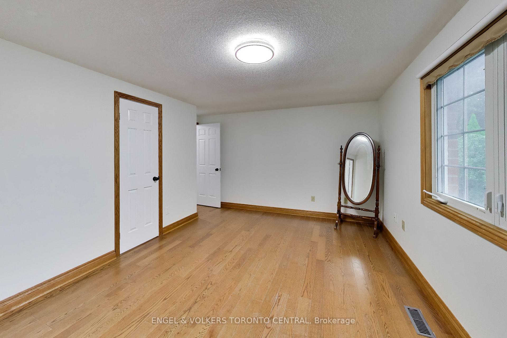 Photo 9 of 68 Hawley Crescent, Whitby, Blue Grass Meadows — HOMEH