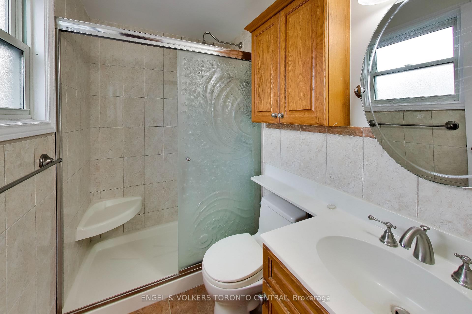 Photo 10 of 68 Hawley Crescent, Whitby, Blue Grass Meadows — HOMEH
