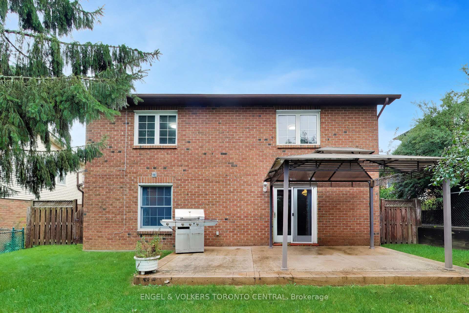 Photo 15 of 68 Hawley Crescent, Whitby, Blue Grass Meadows — HOMEH