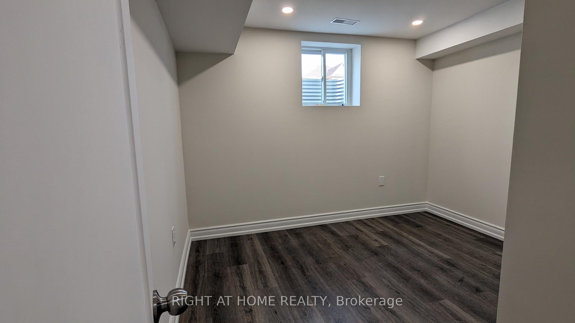 Photo 15 of Unit Basement Unit, 5654 Churchill Meadows Boulevard, Mississauga, Churchill Meadows — HOMEH