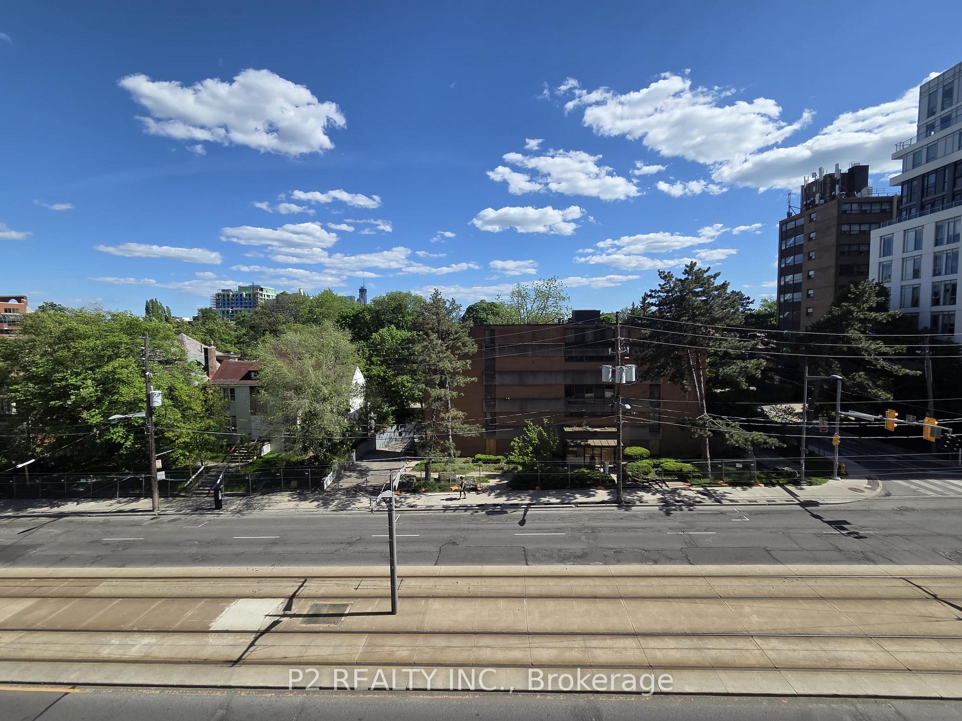 Photo 7 of Unit 406, 2 Forest Hill Road, Toronto, Casa Loma — HOMEH