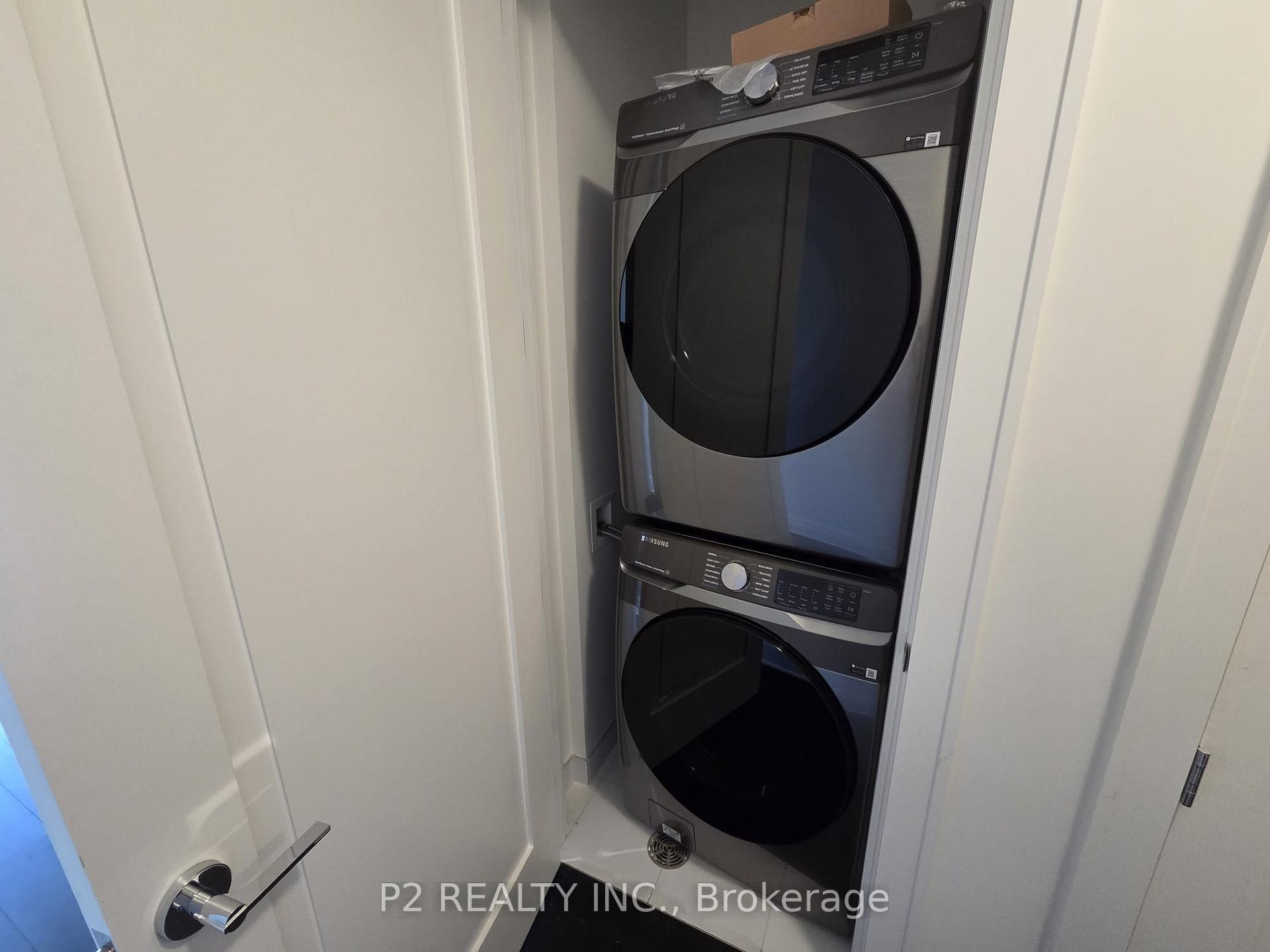 Photo 13 of Unit 406, 2 Forest Hill Road, Toronto, Casa Loma — HOMEH