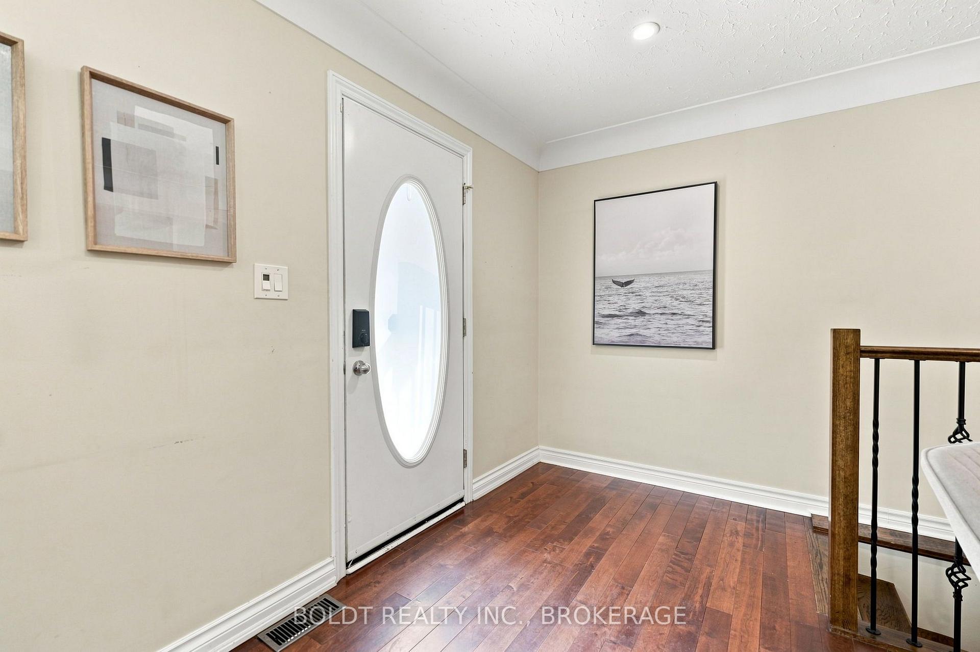 Photo 7 of 23 Woodelm Drive, St. Catharines, Carlton/Bunting — HOMEH