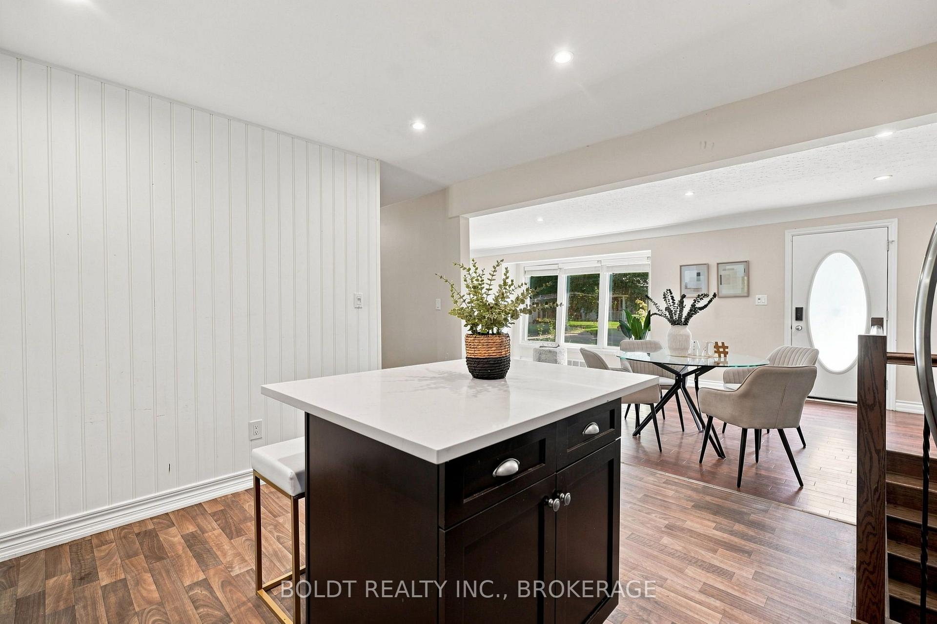Photo 14 of 23 Woodelm Drive, St. Catharines, Carlton/Bunting — HOMEH
