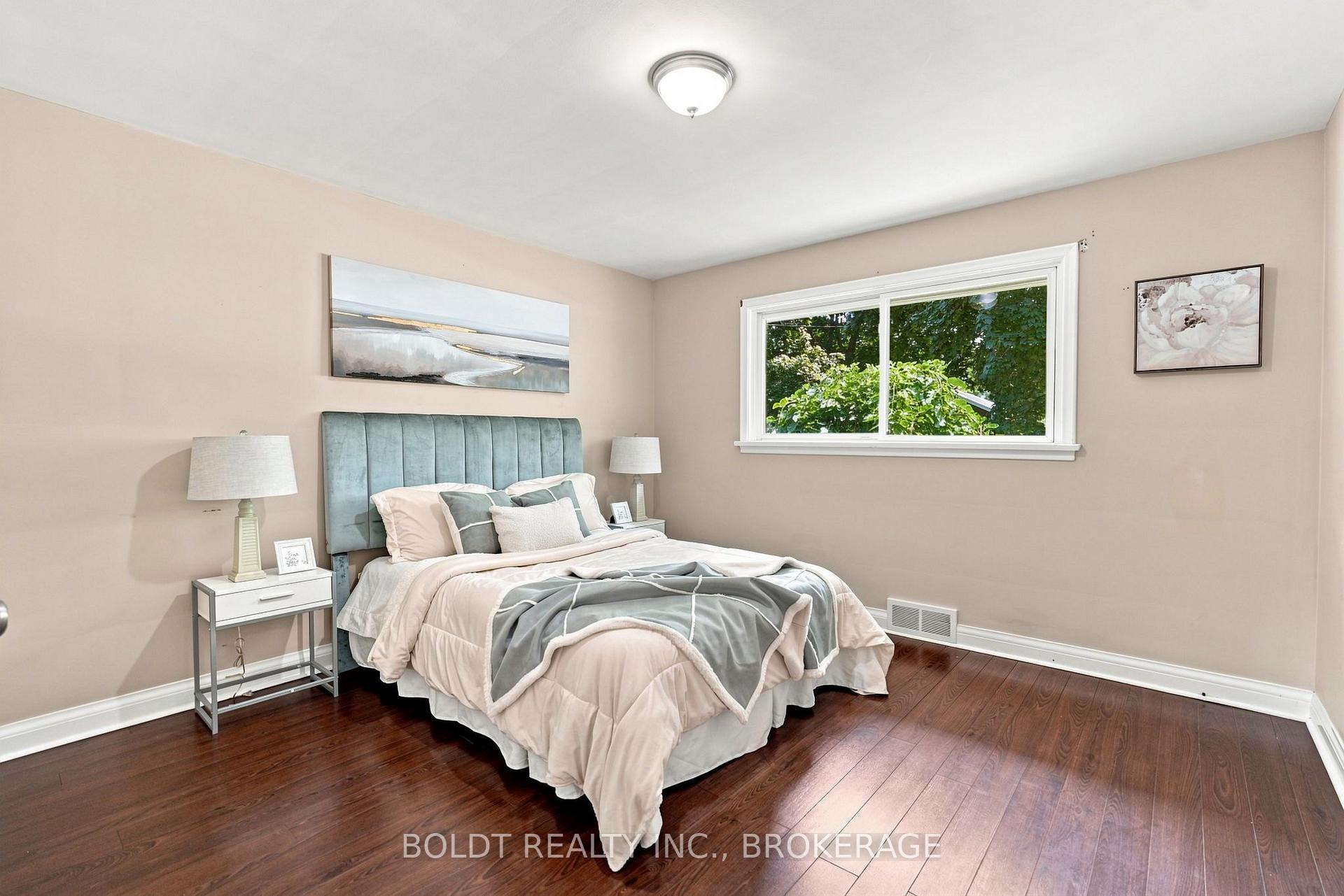 Photo 15 of 23 Woodelm Drive, St. Catharines, Carlton/Bunting — HOMEH