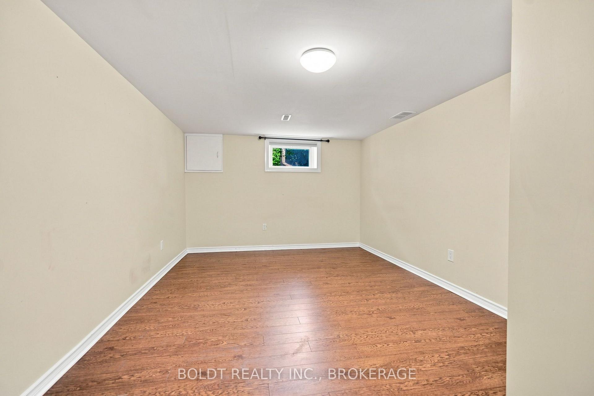 Photo 21 of 23 Woodelm Drive, St. Catharines, Carlton/Bunting — HOMEH