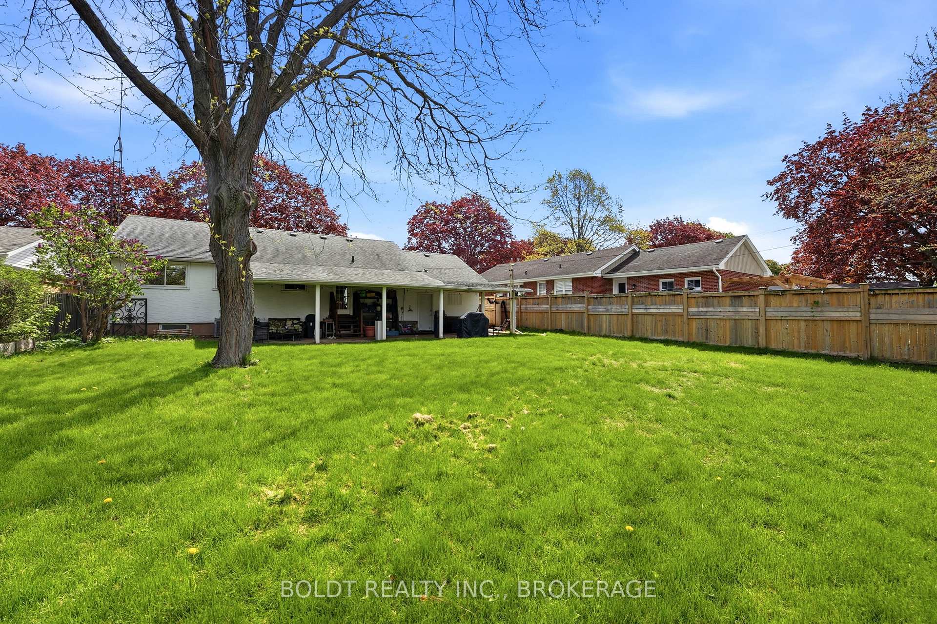 Photo 23 of 23 Woodelm Drive, St. Catharines, Carlton/Bunting — HOMEH