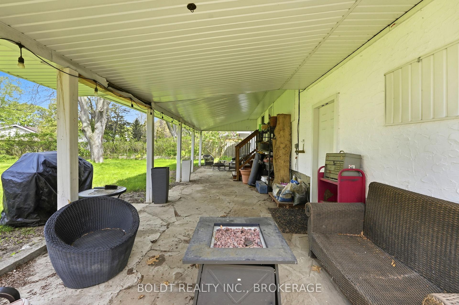 Photo 24 of 23 Woodelm Drive, St. Catharines, Carlton/Bunting — HOMEH