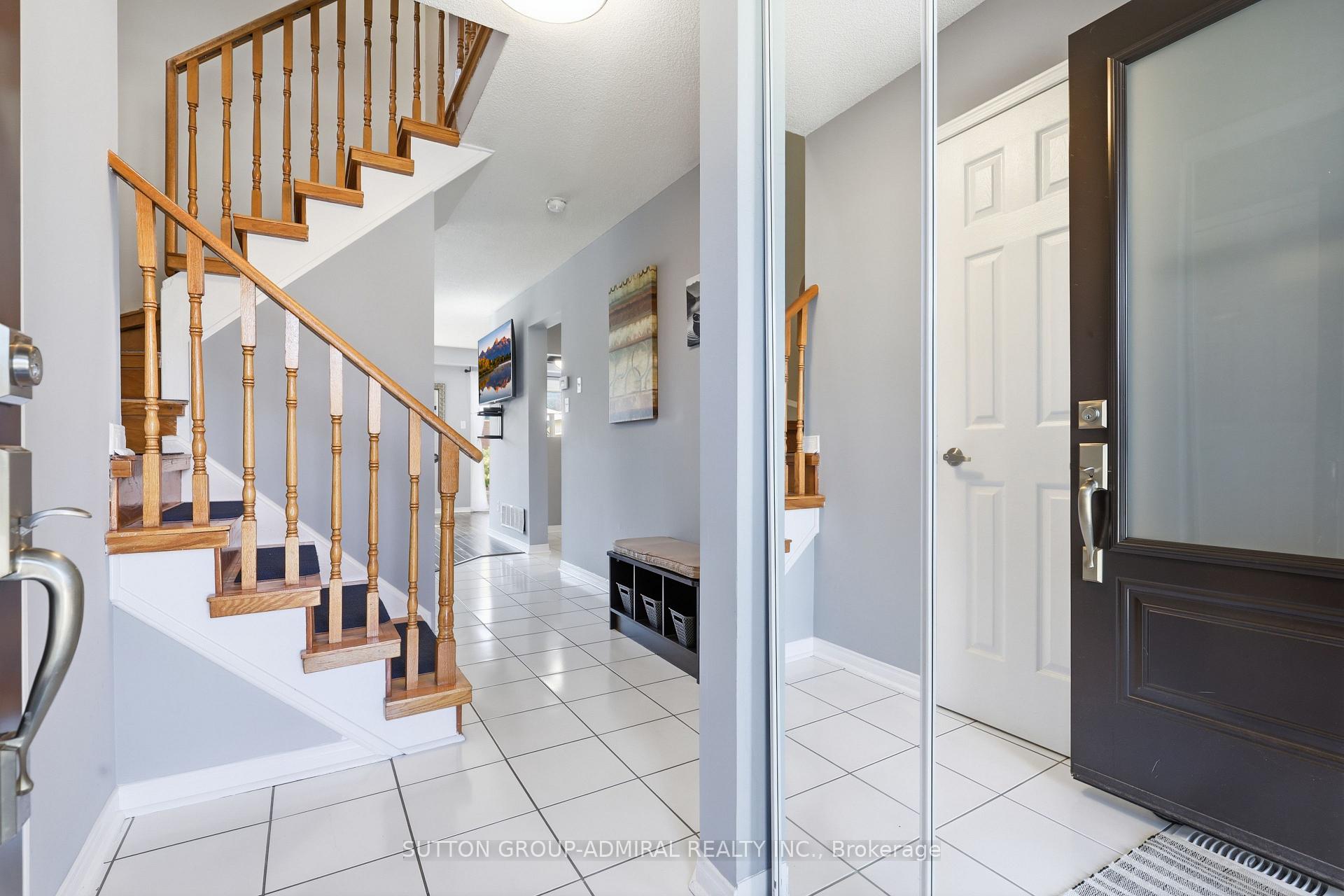 Photo 6 of 96 Islay Crescent, Vaughan, Maple — HOMEH