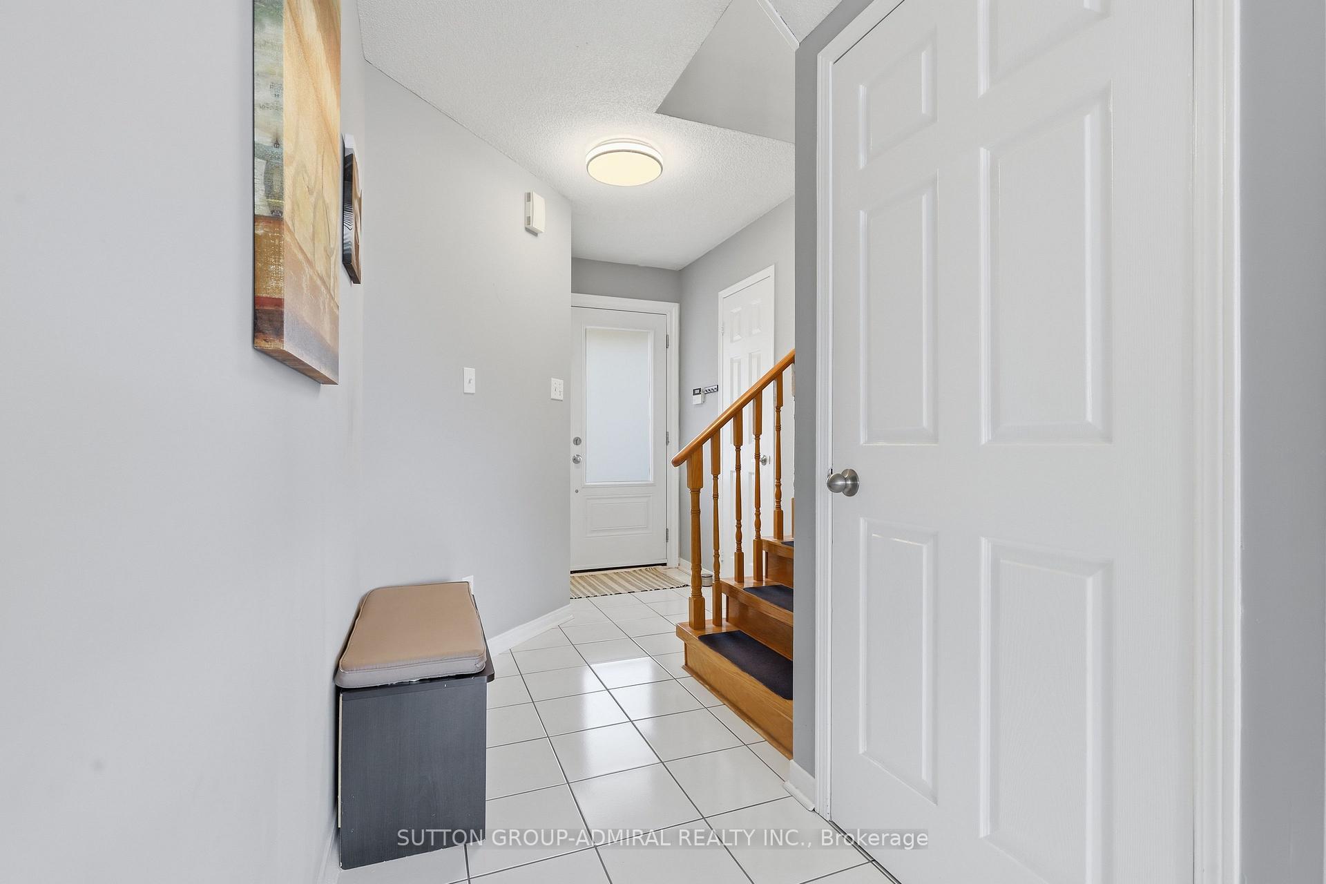 Photo 8 of 96 Islay Crescent, Vaughan, Maple — HOMEH