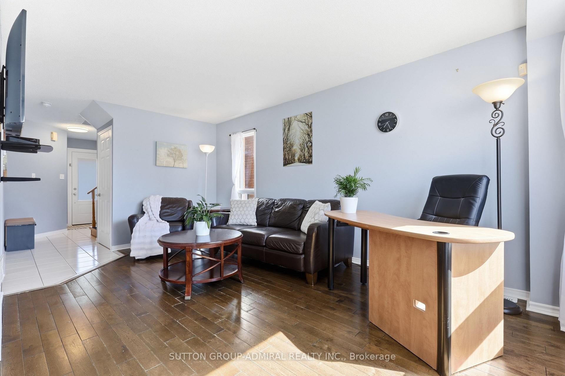 Photo 10 of 96 Islay Crescent, Vaughan, Maple — HOMEH