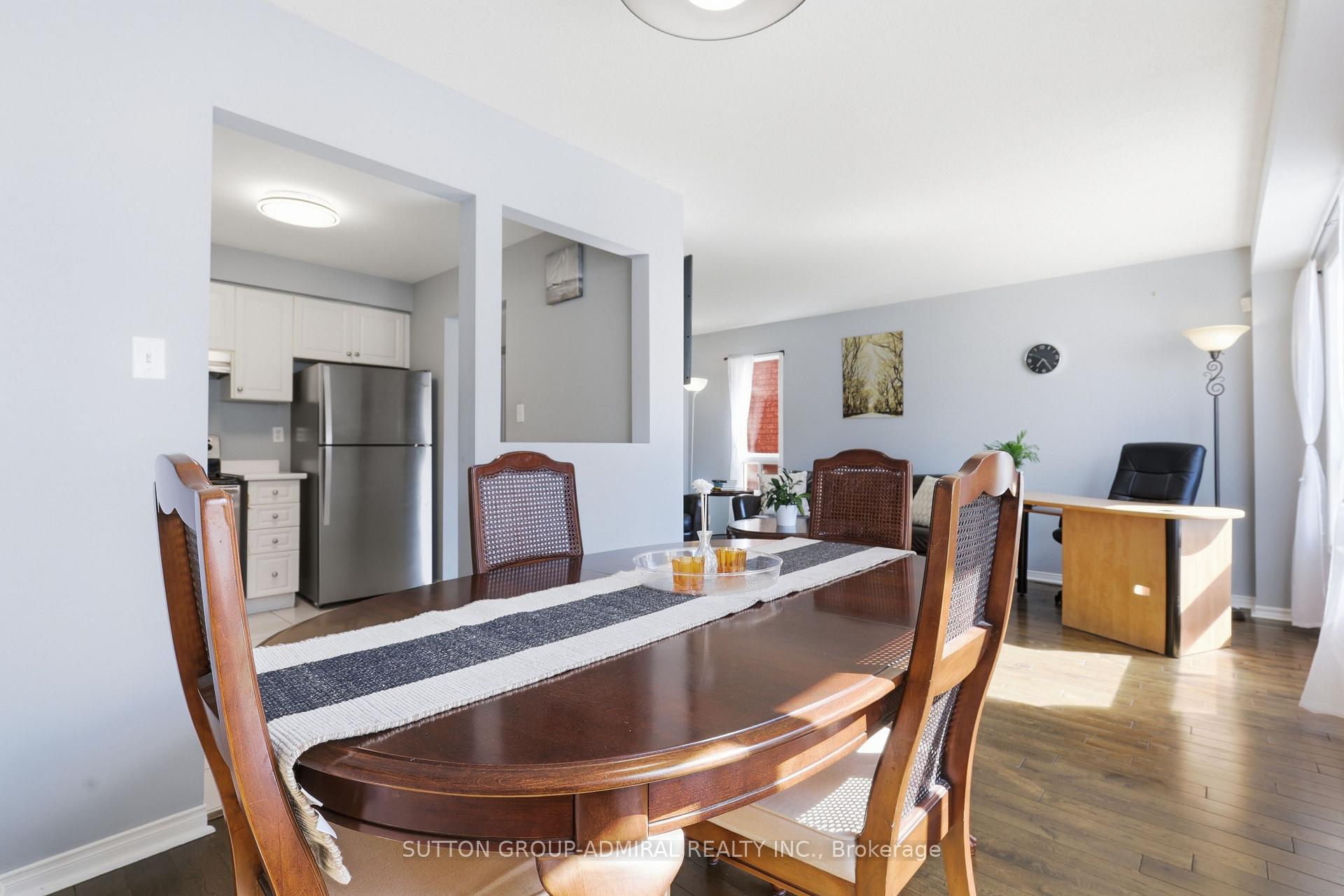 Photo 12 of 96 Islay Crescent, Vaughan, Maple — HOMEH