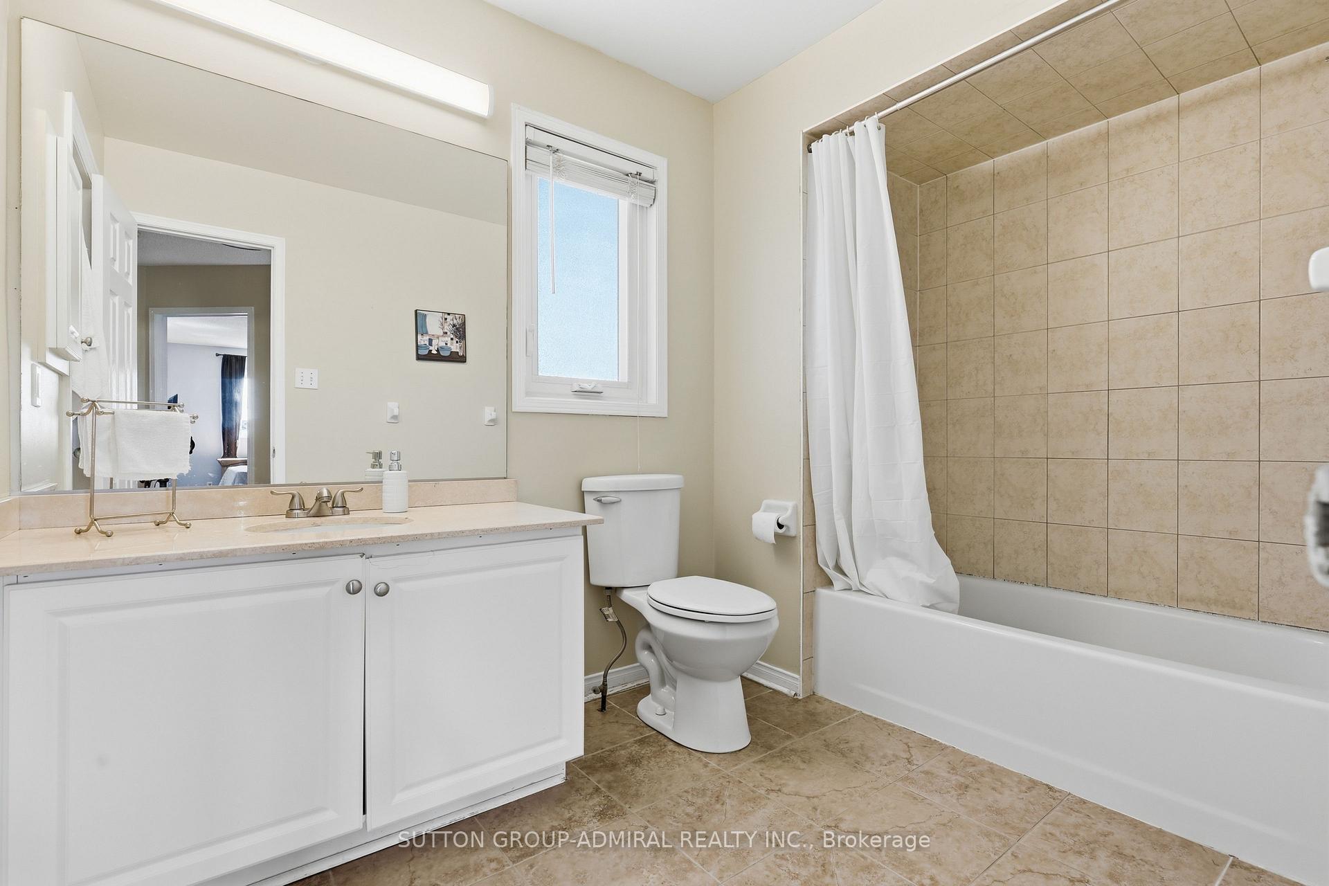 Photo 20 of 96 Islay Crescent, Vaughan, Maple — HOMEH