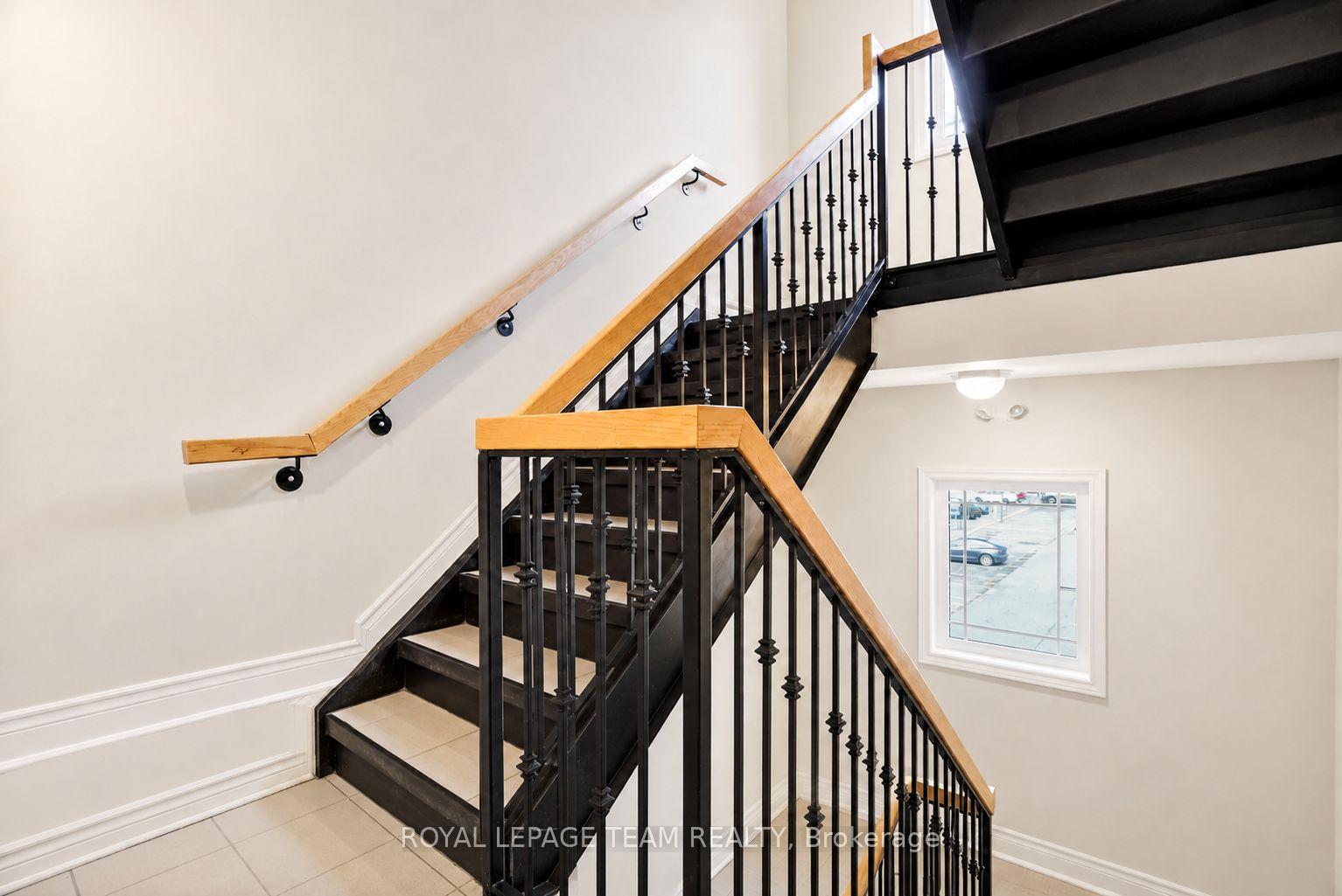 Photo 3 of Unit 6, 200 Paseo Private, Ottawa, Centrepointe — HOMEH