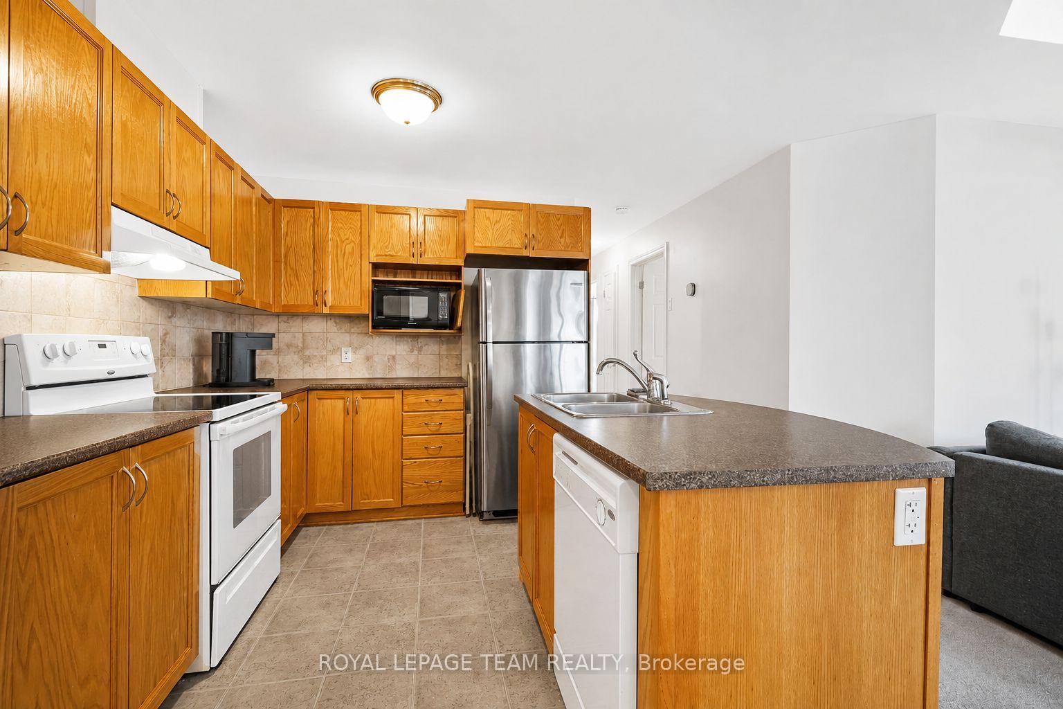 Photo 7 of Unit 6, 200 Paseo Private, Ottawa, Centrepointe — HOMEH