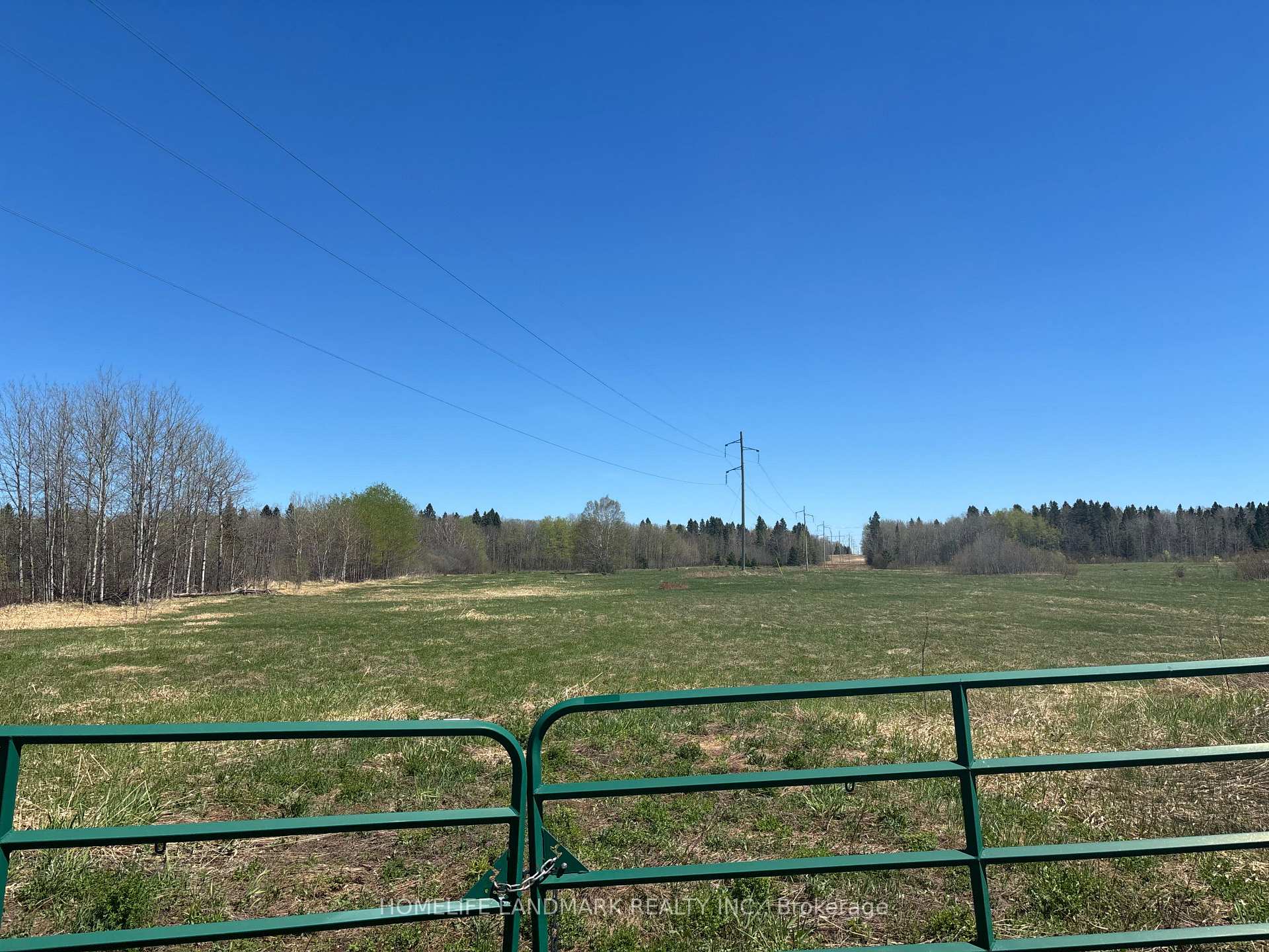 Photo 4 of 9 Ski Hill Road, Kapuskasing — HOMEH