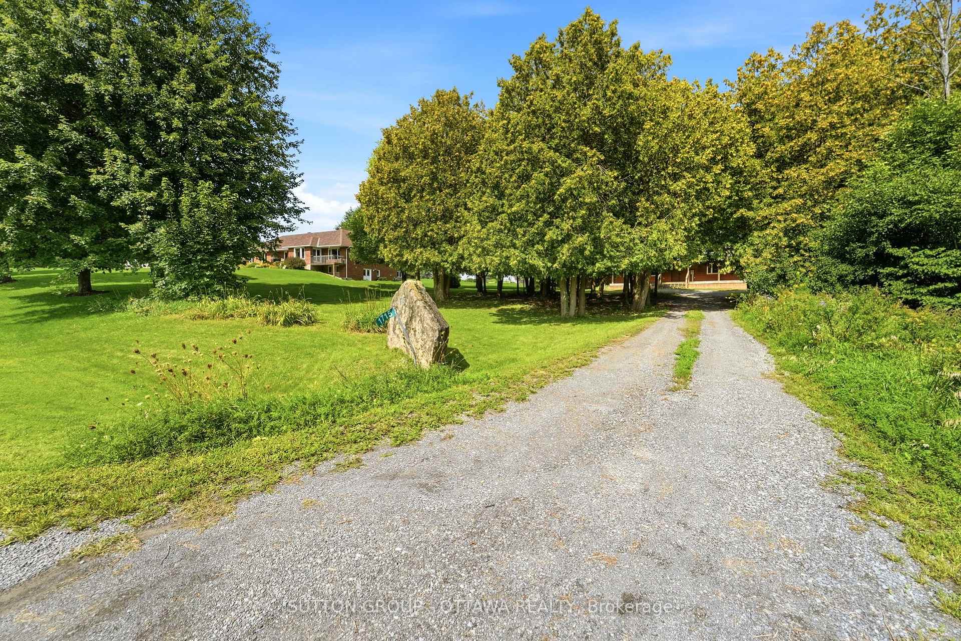 Photo 4 of 1715 Carsonby Road E, Ottawa, Manotick South to Roger Stevens — HOMEH