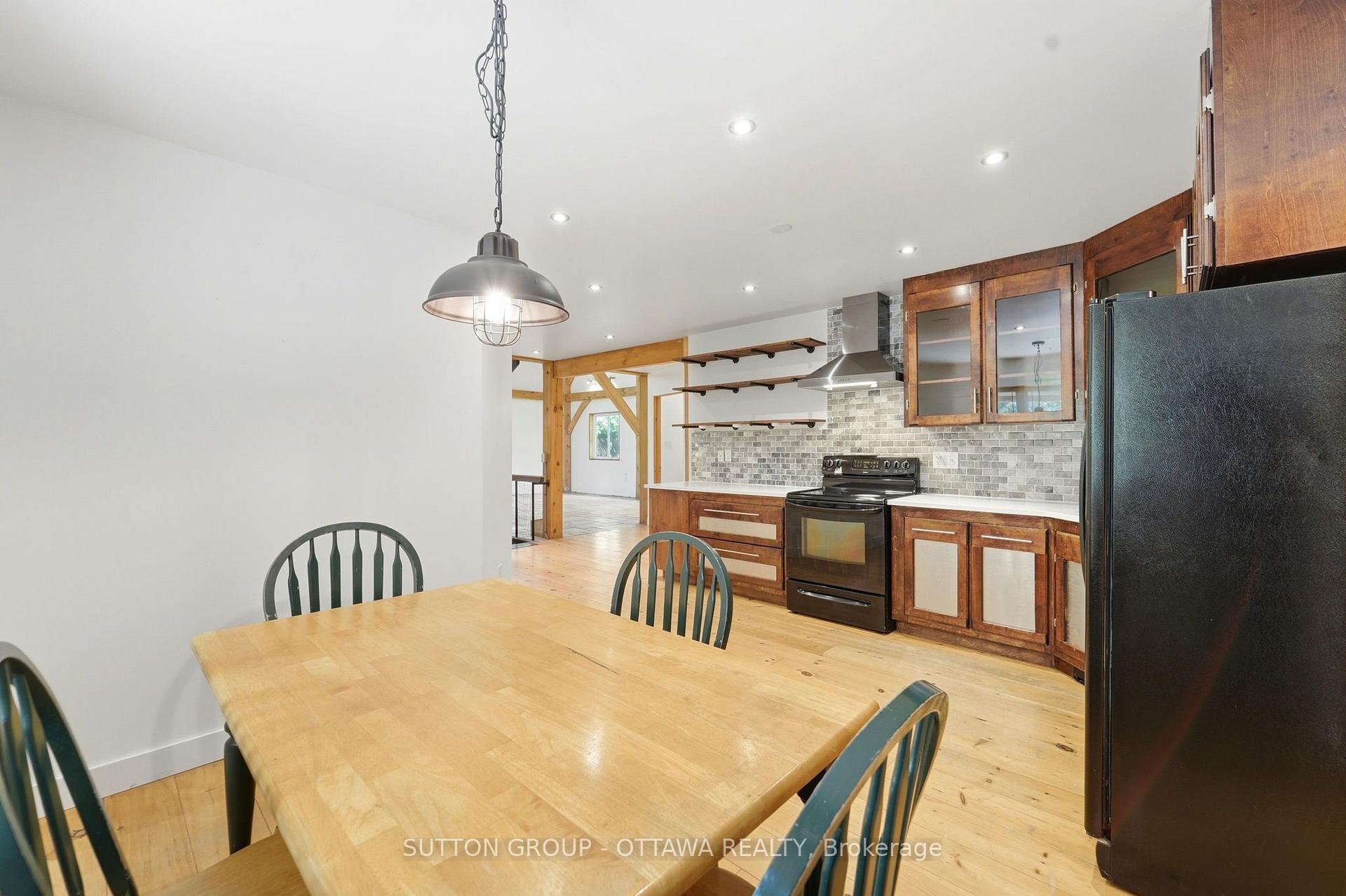 Photo 18 of 1715 Carsonby Road E, Ottawa, Manotick South to Roger Stevens — HOMEH