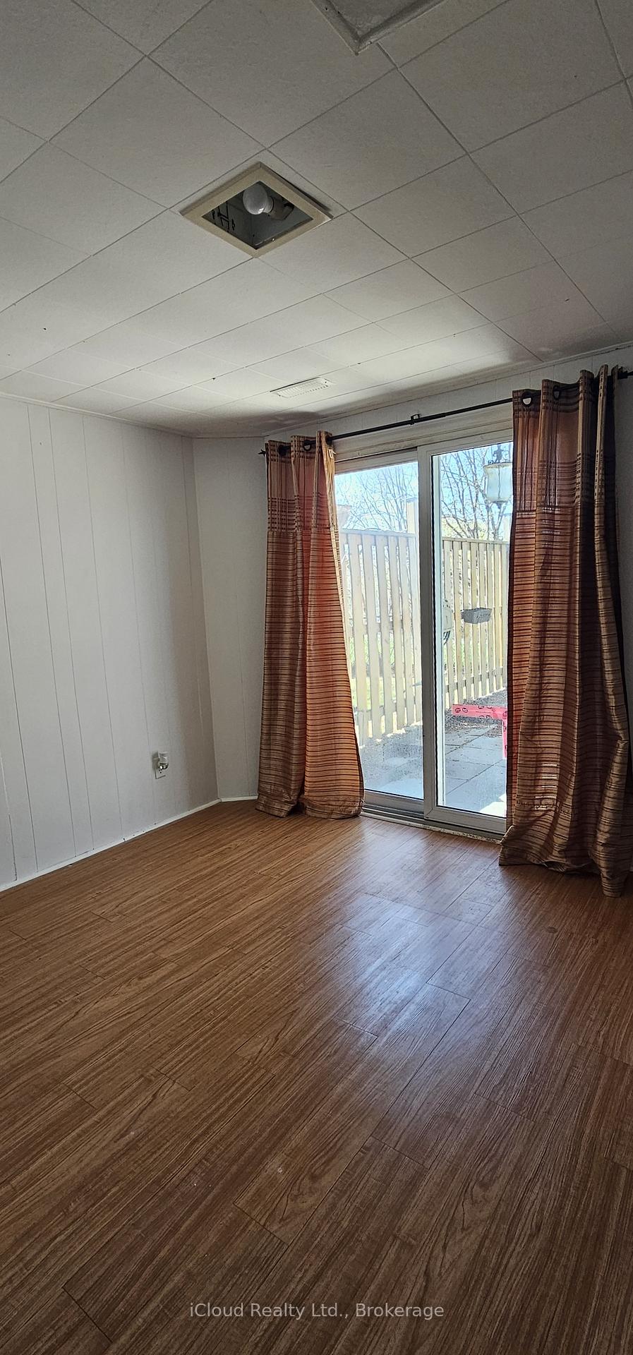 Photo 32 of Unit 36, 36 Dawson Crescent, Brampton, Brampton North — HOMEH