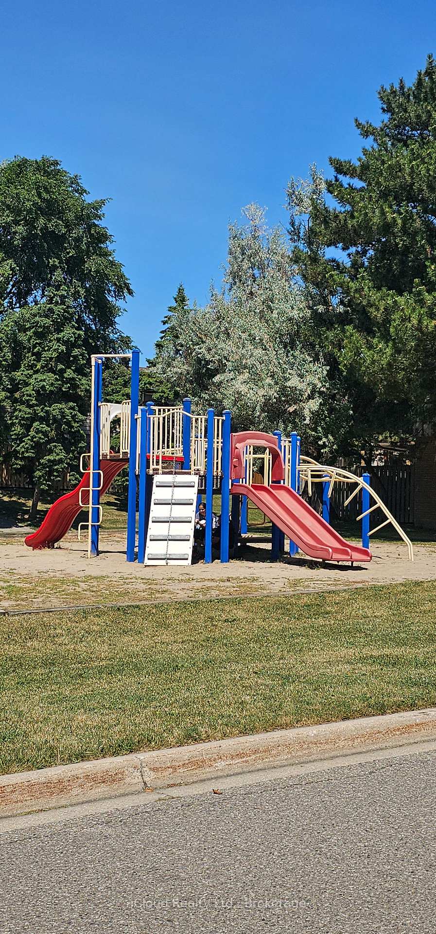Photo 21 of Unit 36, 36 Dawson Crescent, Brampton, Brampton North — HOMEH