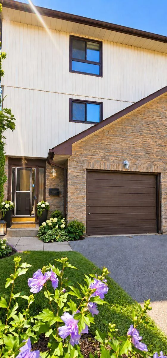Photo 3 of Unit 36, 36 Dawson Crescent, Brampton, Brampton North — HOMEH