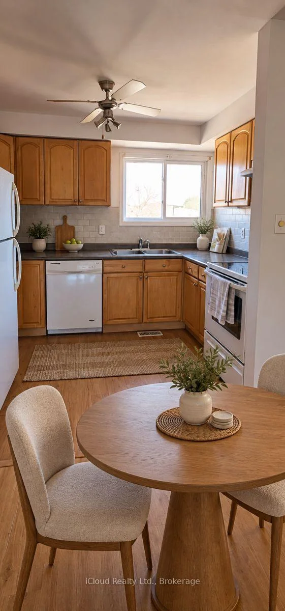 Photo 12 of Unit 36, 36 Dawson Crescent, Brampton, Brampton North — HOMEH