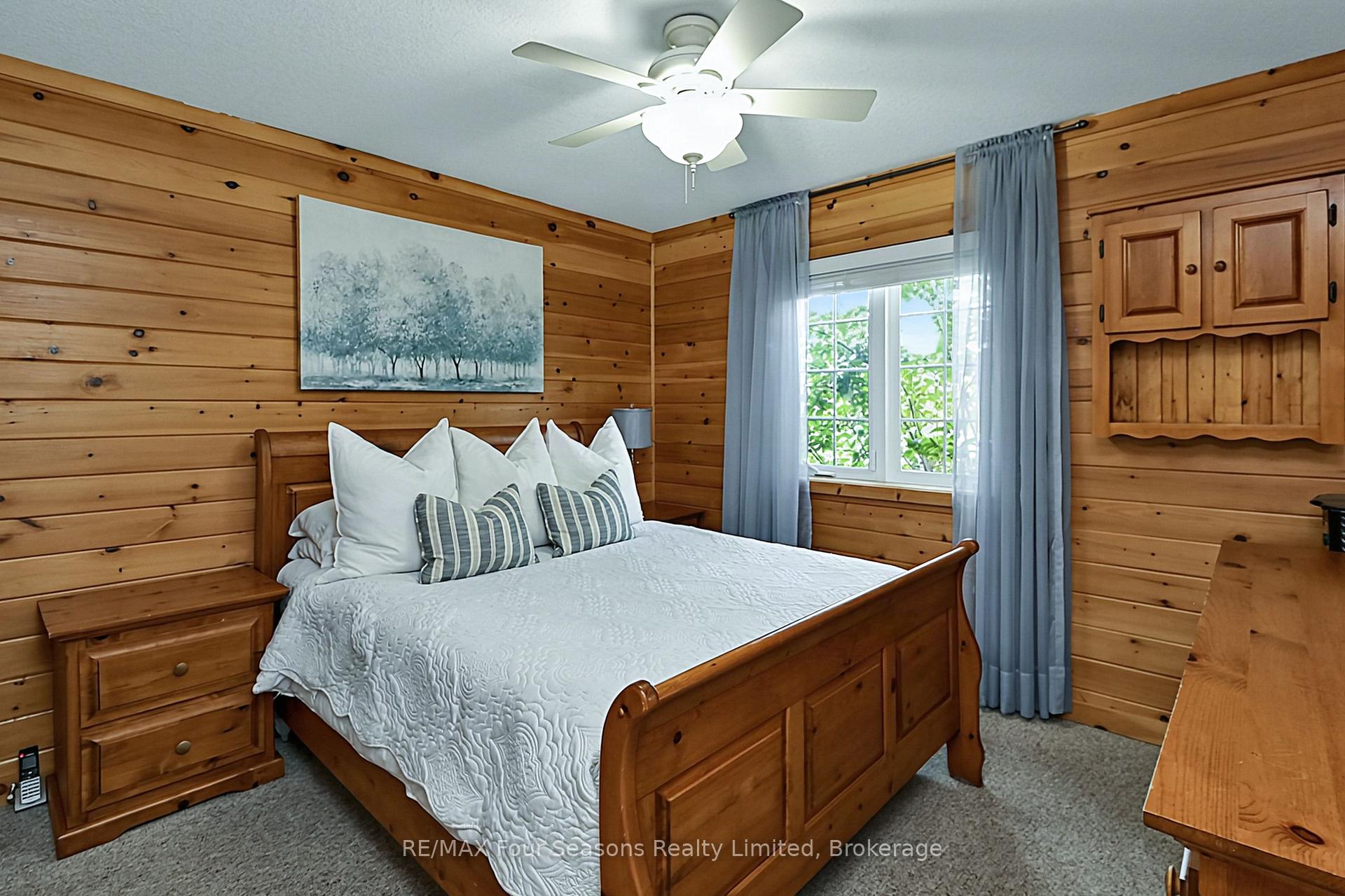 Photo 11 of 47 Cabin Crescent, Wasaga Beach — HOMEH