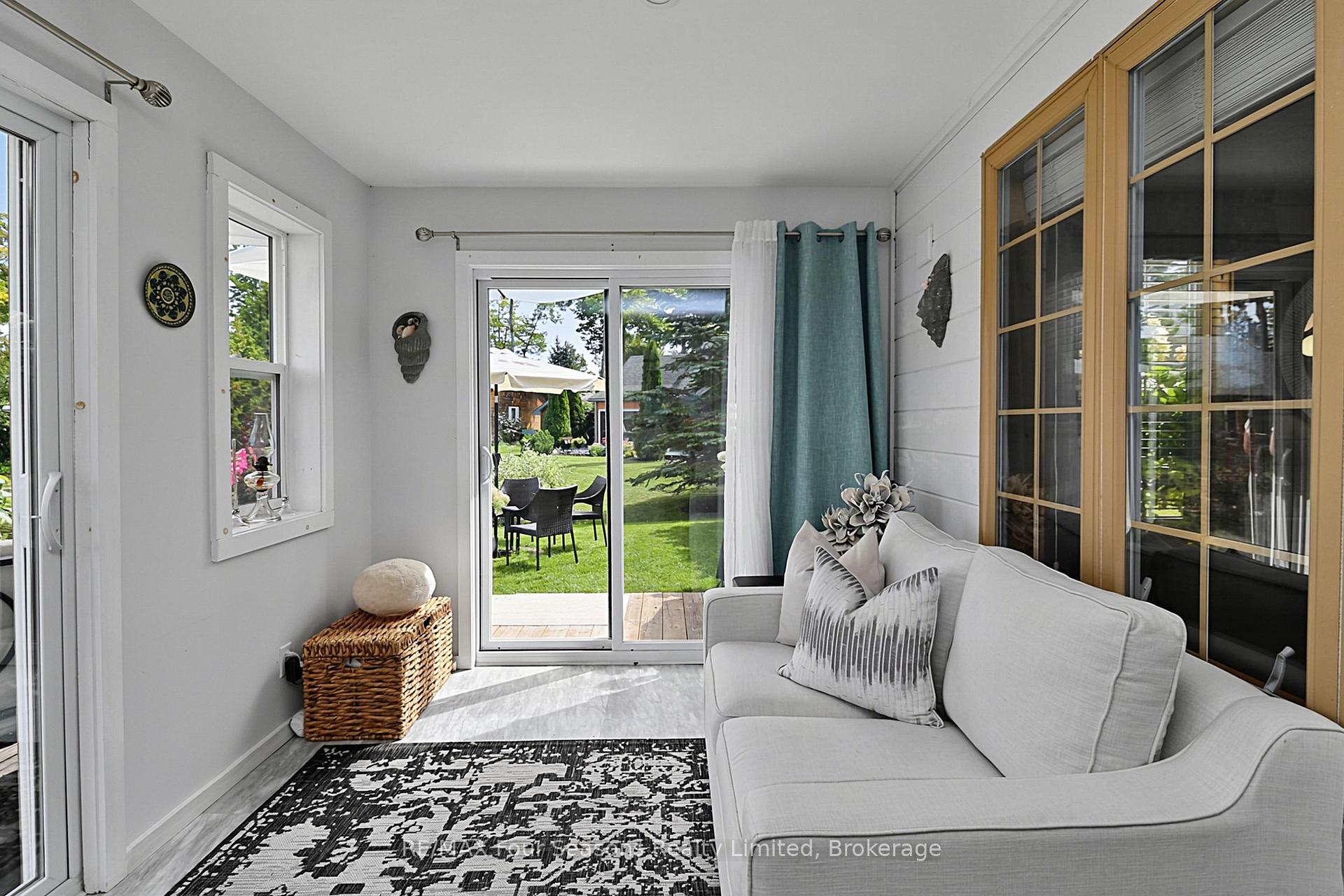 Photo 22 of 47 Cabin Crescent, Wasaga Beach — HOMEH