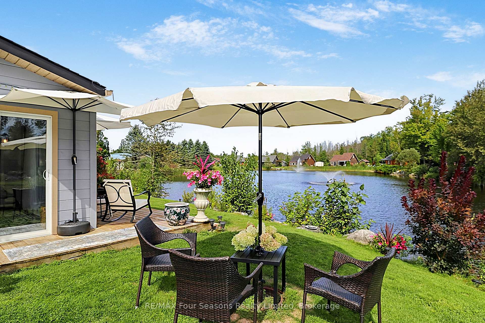 Photo 28 of 47 Cabin Crescent, Wasaga Beach — HOMEH