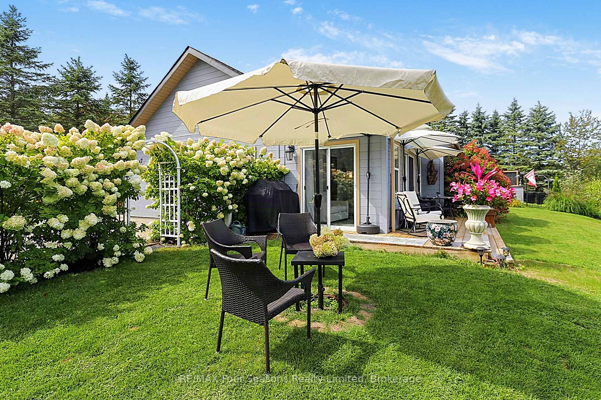 Photo 36 of 47 Cabin Crescent, Wasaga Beach — HOMEH