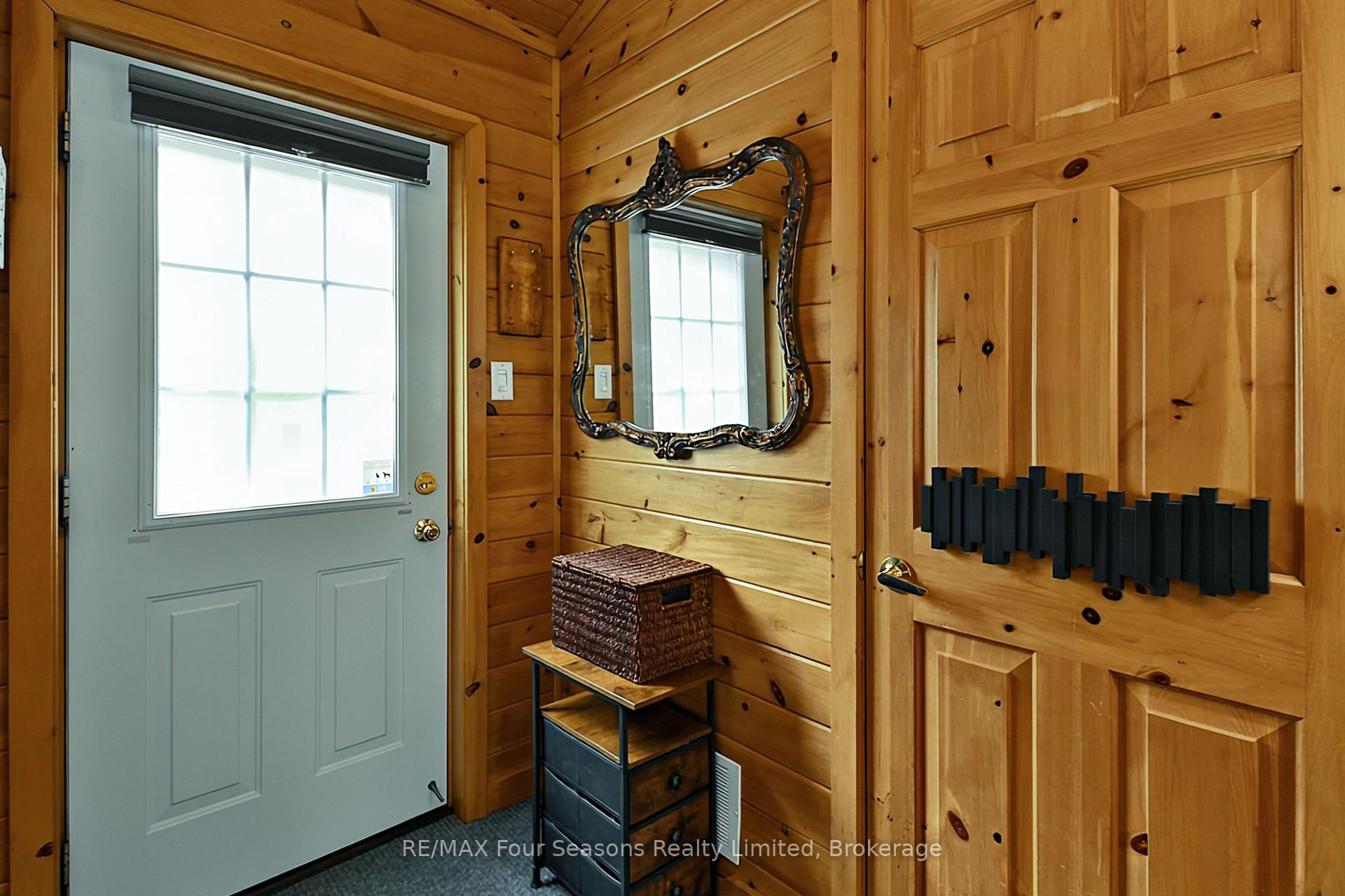 Photo 37 of 47 Cabin Crescent, Wasaga Beach — HOMEH