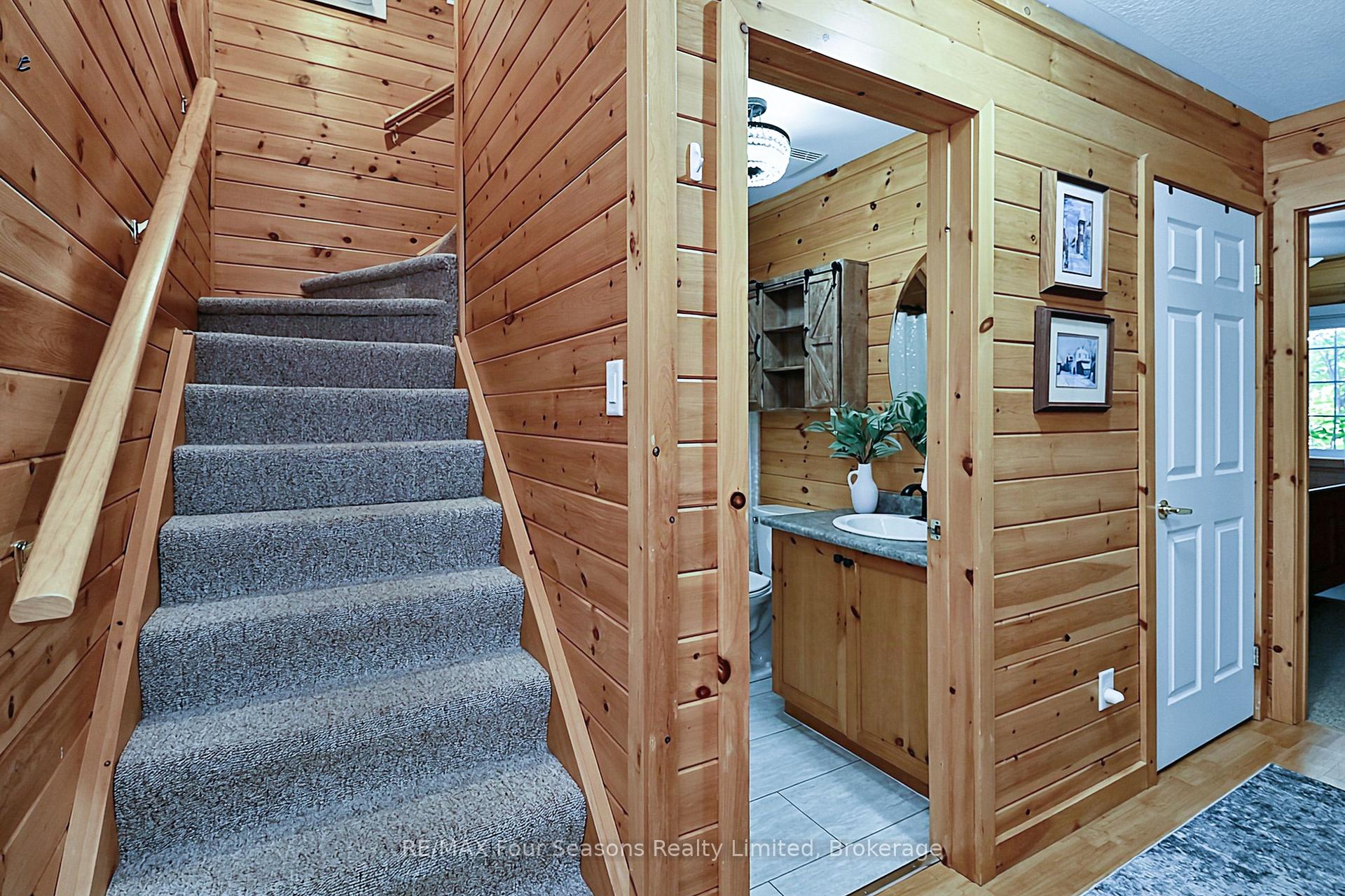 Photo 38 of 47 Cabin Crescent, Wasaga Beach — HOMEH