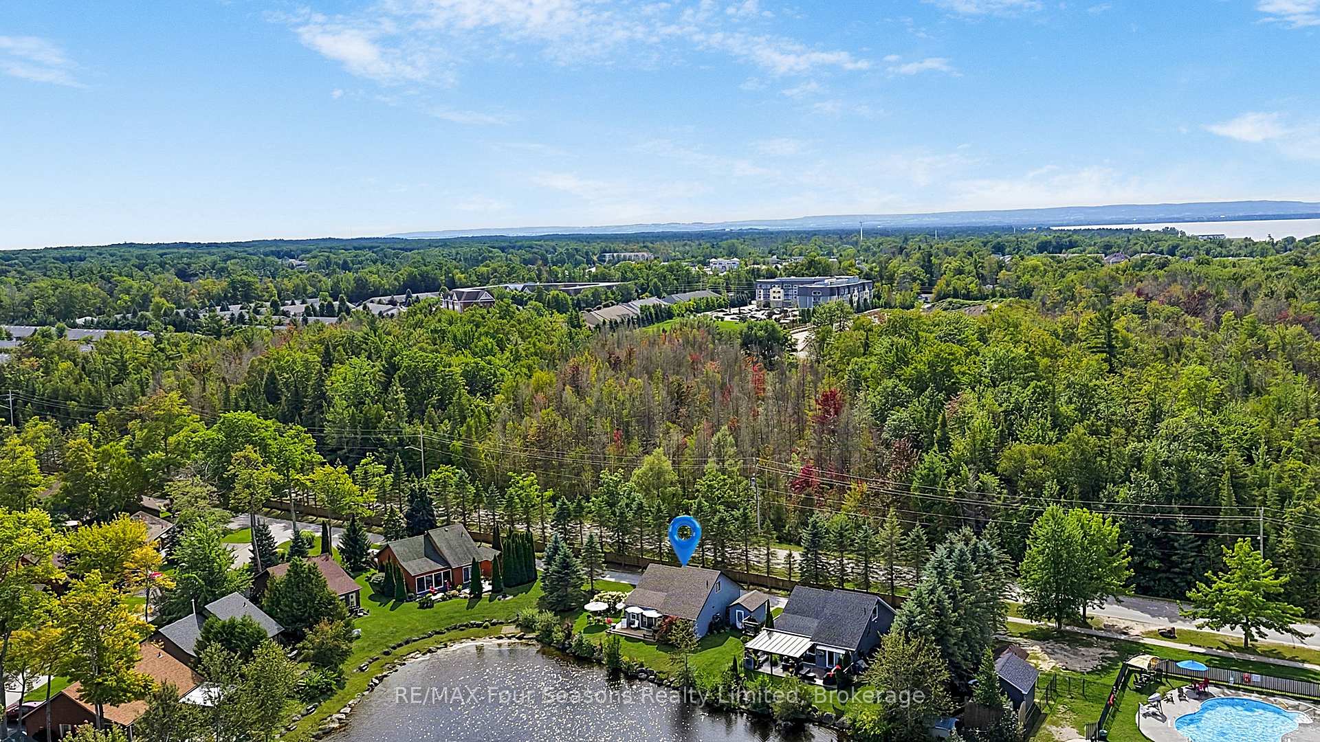 Photo 42 of 47 Cabin Crescent, Wasaga Beach — HOMEH