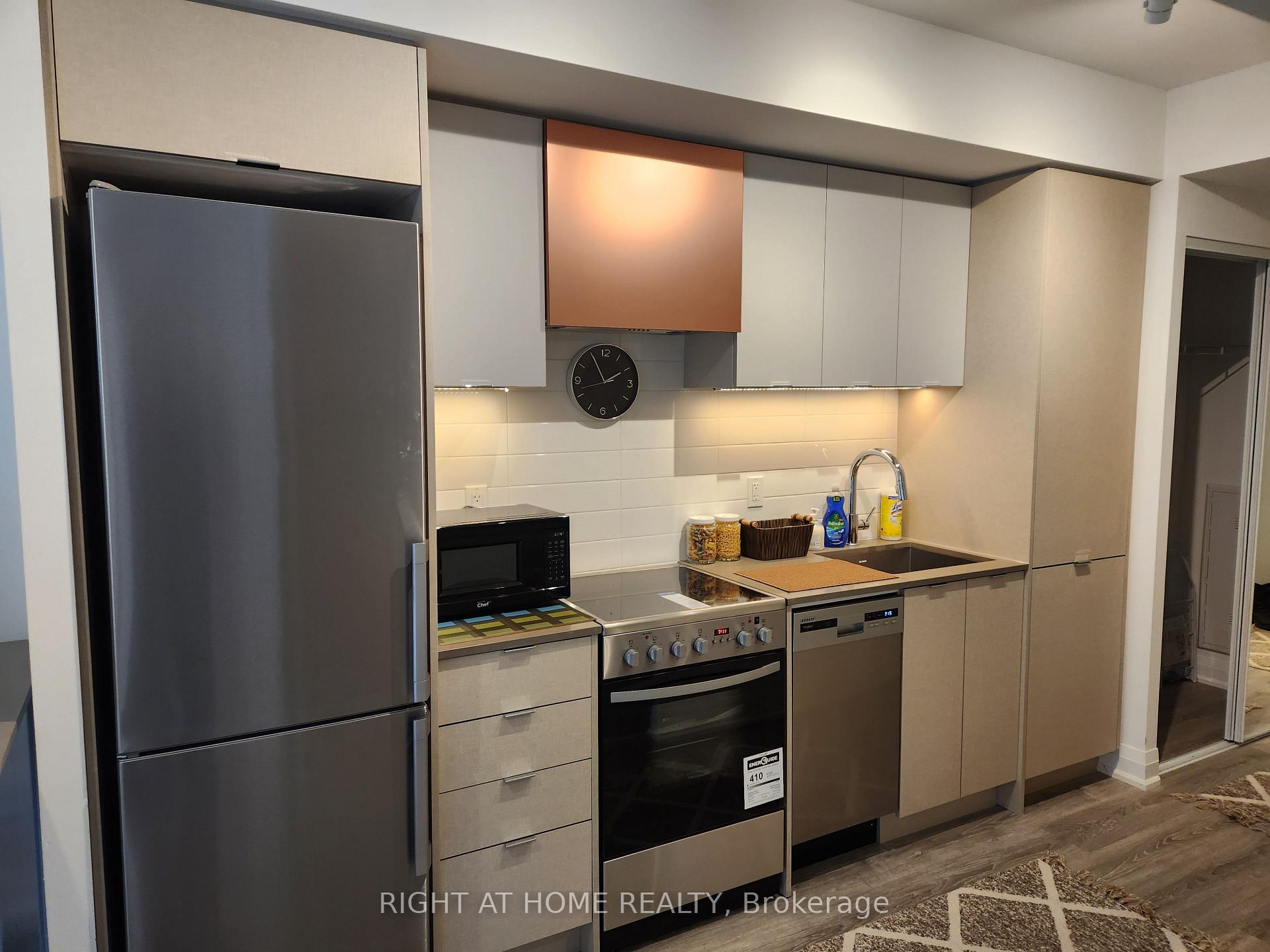 Photo 4 of Unit 325, 26 Gibbs Road, Etobicoke, Islington-City Centre West — HOMEH