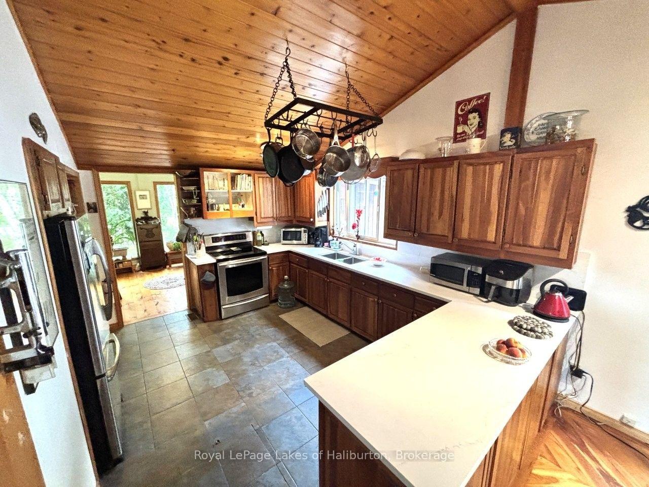 Photo 5 of 10 Nevison Drive, Kawartha Lakes, Somerville — HOMEH