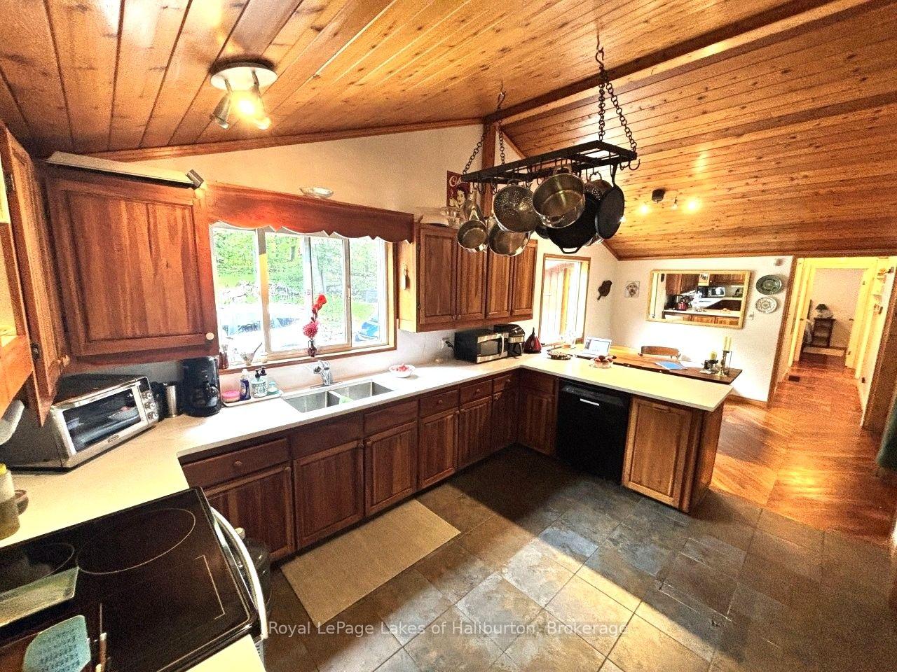 Photo 13 of 10 Nevison Drive, Kawartha Lakes, Somerville — HOMEH