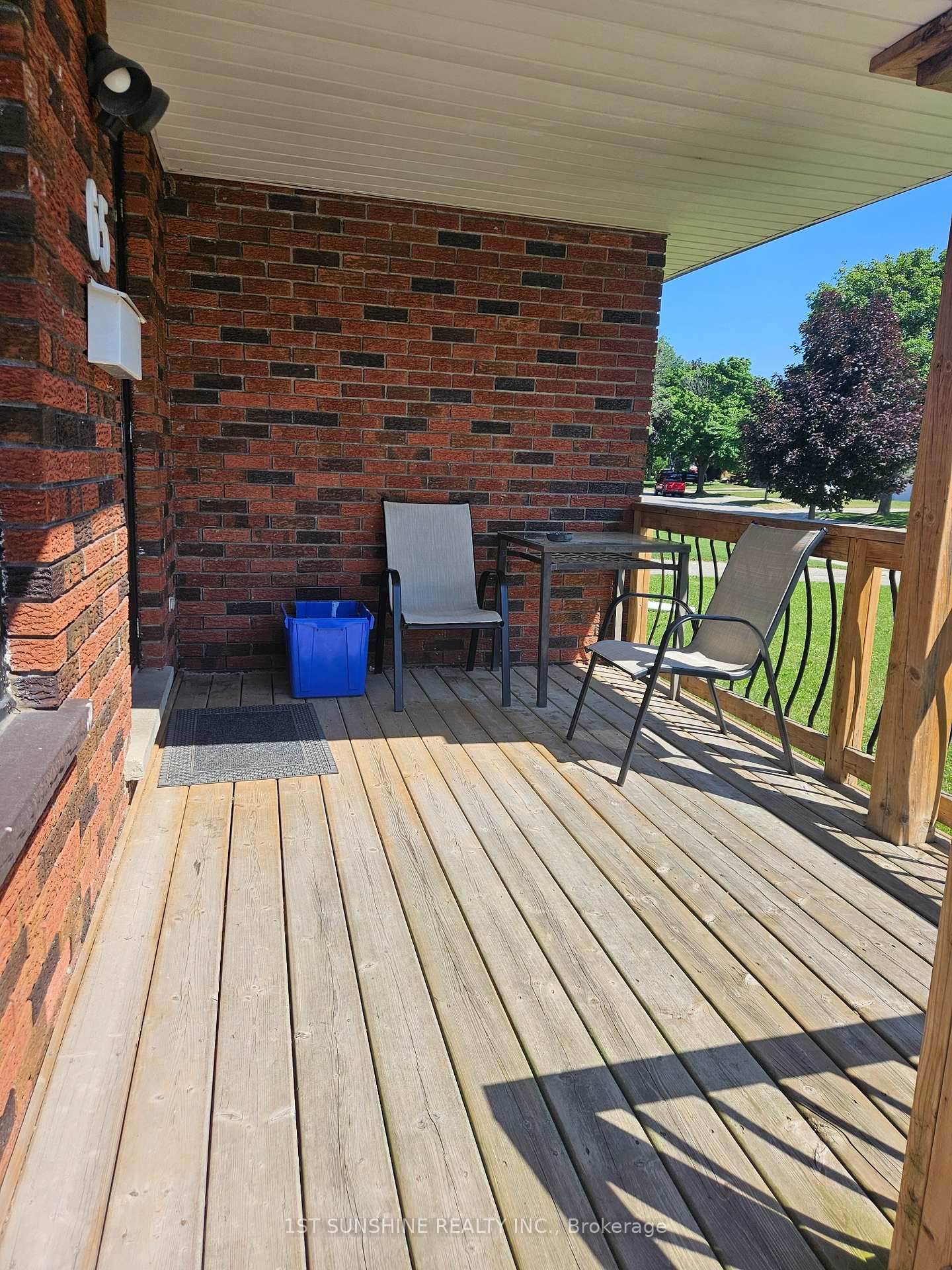 Photo 16 of 65 Winding Way, Brantford, Brier Park — HOMEH