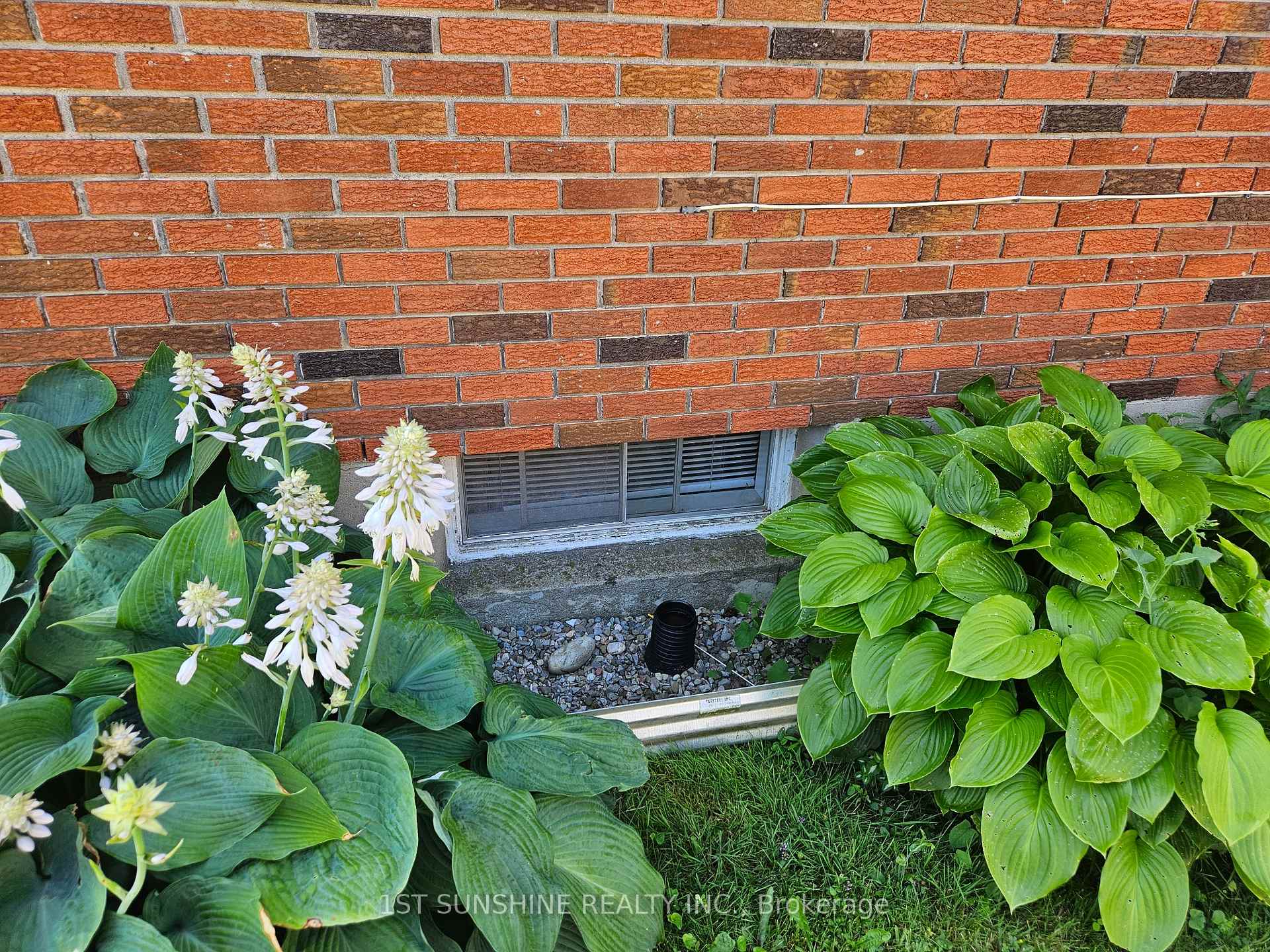 Photo 21 of 65 Winding Way, Brantford, Brier Park — HOMEH