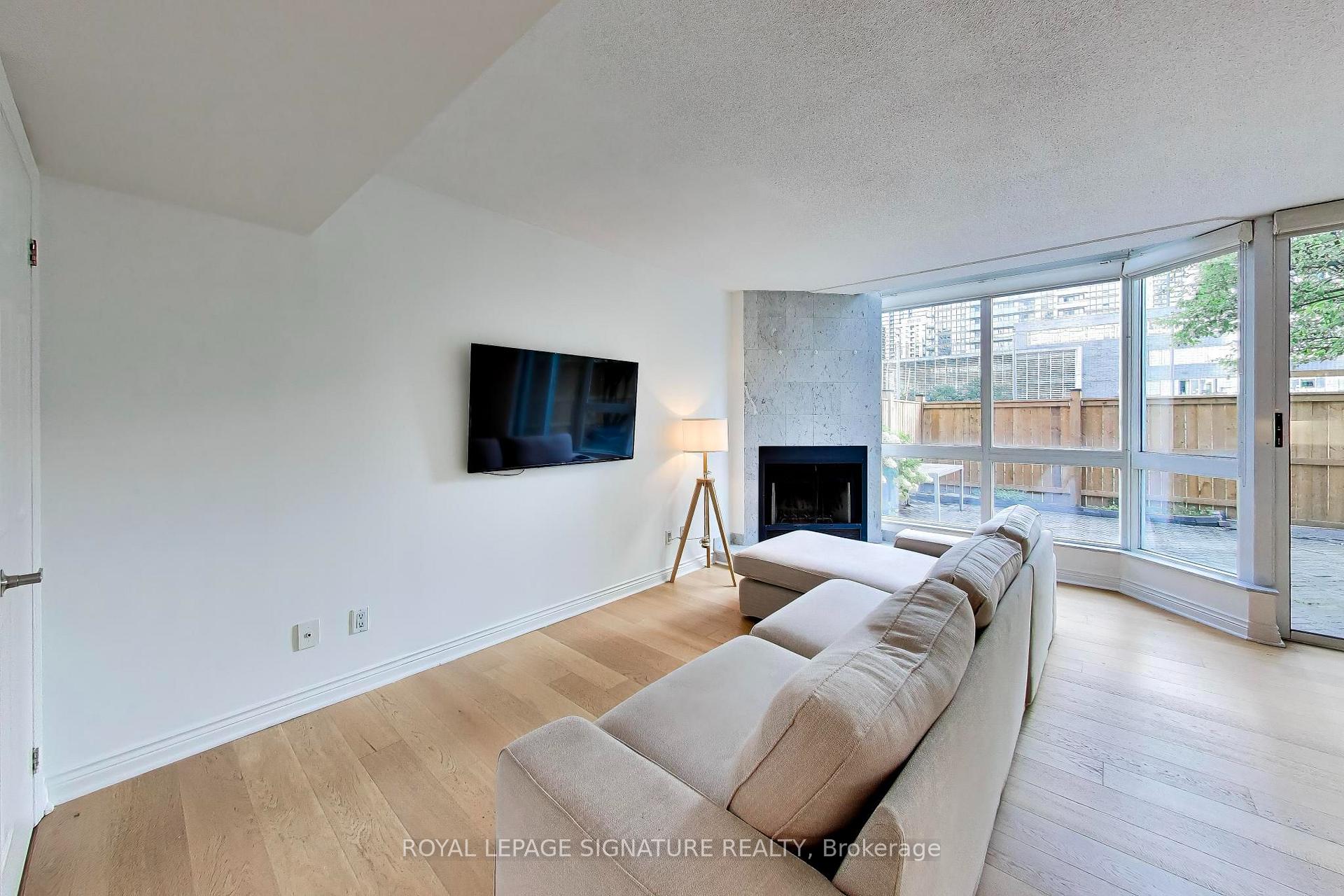 Photo 5 of Unit TH5, 11 Broadway Avenue, Toronto, Mount Pleasant West — HOMEH